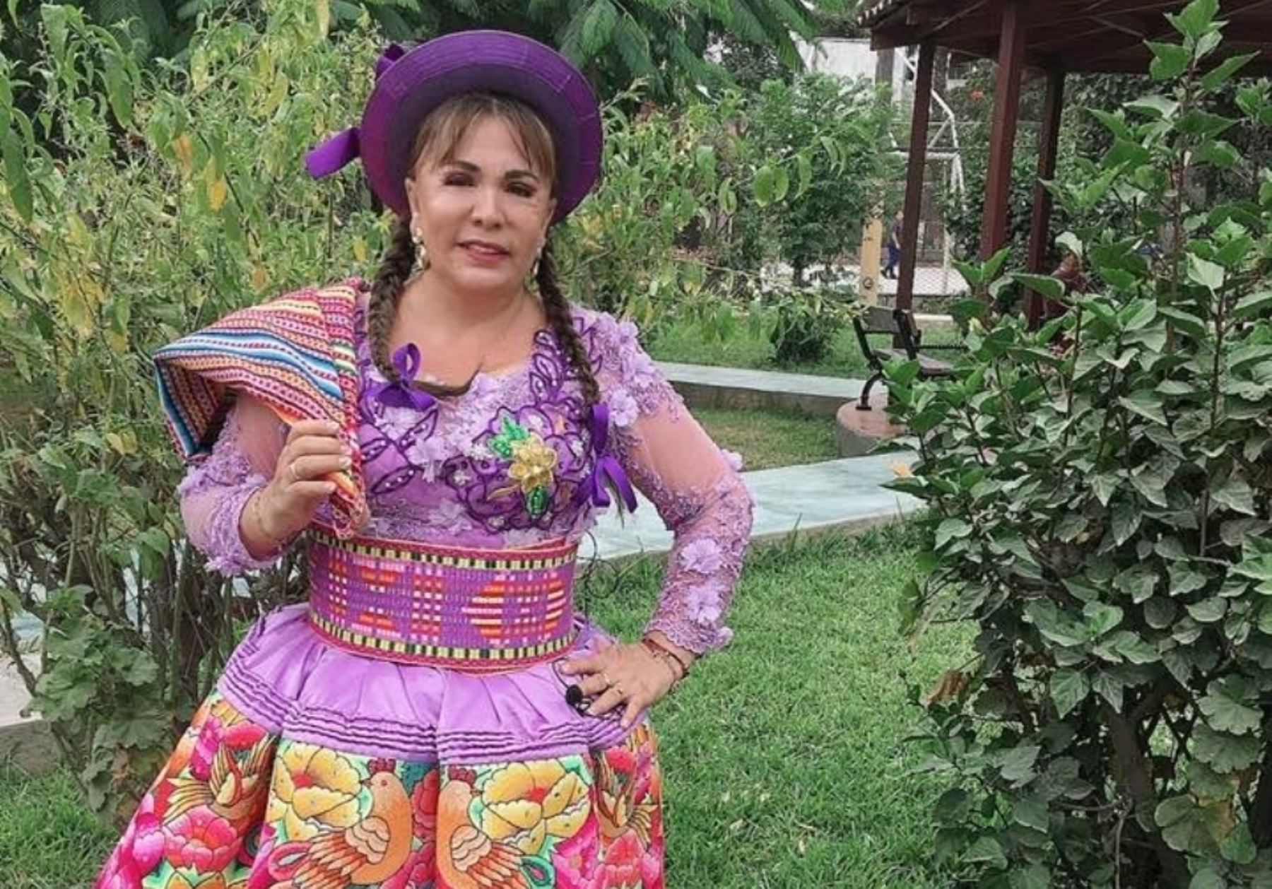 "Reina del Santiago" Angélica Gómez celebra tres décadas en la música