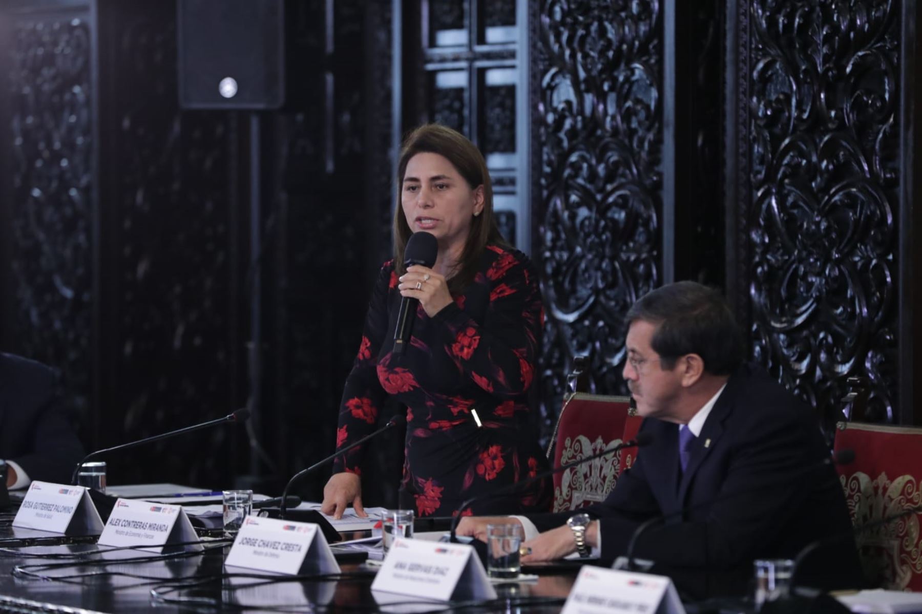 La ministra Gutiérrez indicó también que este mes se habrá transferido a los gobiernos regionales el 100 % del presupuesto del SIS para garantizar la atención en salud a la población. Foto:ANDINA/Difusión