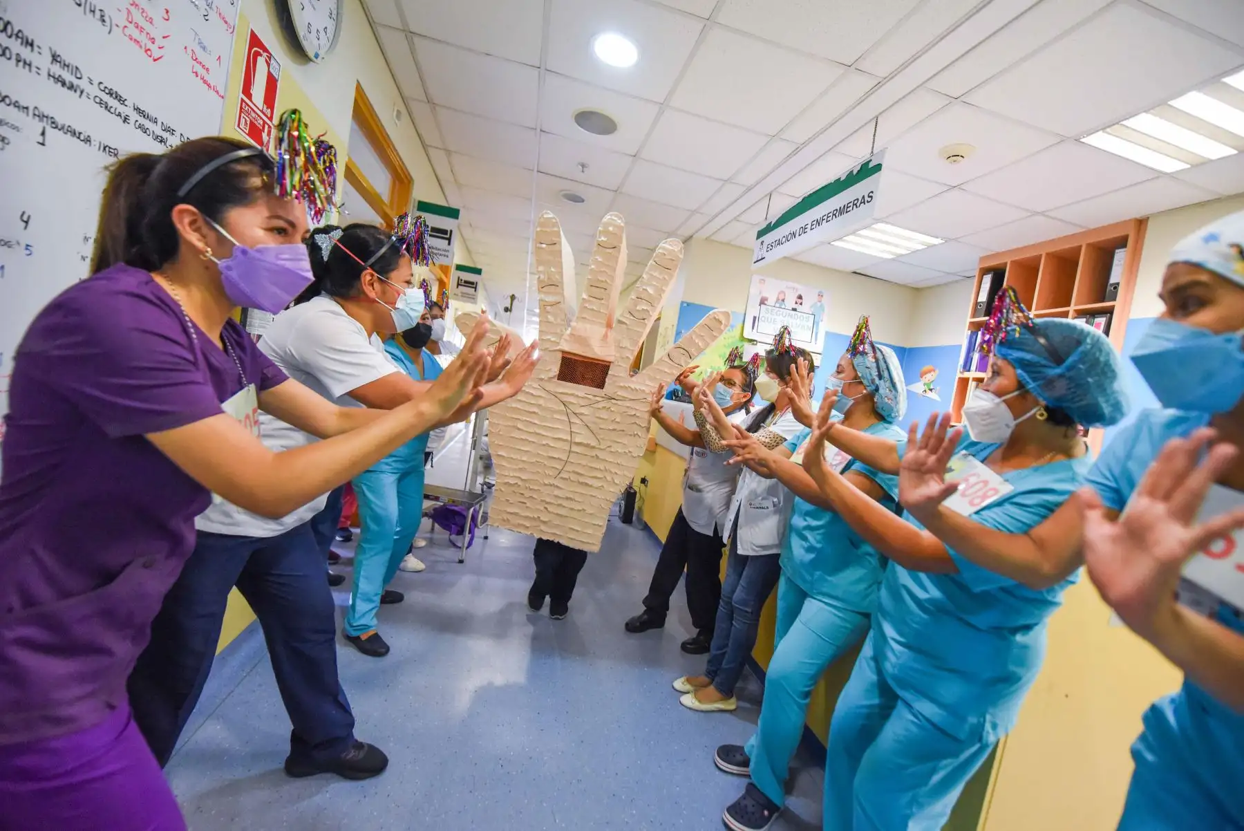 Al conmemorarse el 5 de mayo el “Día Internacional de la Higiene de Manos”  y a pesar de que la Organización Mundial de la Salud OMS puso fin a la emergencia internacional por la pandemia de covid-19 ante la reducción de casos graves y decesos en el mundo, el Instituto Nacional de Salud del Niño San Borja, recordó y resaltó la importancia de la higiene de las manos, una práctica sencilla y fácil de realizar para evitar los contagios del nuevo coronavirus y de otras enfermedades como la influenza, gripe avia