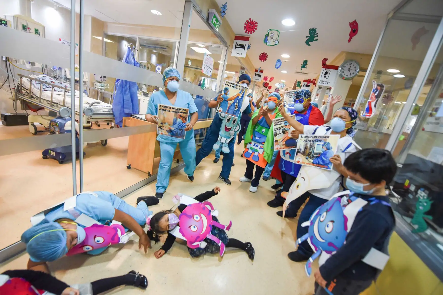 Al conmemorarse el 5 de mayo el “Día Internacional de la Higiene de Manos”  y a pesar de que la Organización Mundial de la Salud OMS puso fin a la emergencia internacional por la pandemia de covid-19 ante la reducción de casos graves y decesos en el mundo, el Instituto Nacional de Salud del Niño San Borja, recordó y resaltó la importancia de la higiene de las manos, una práctica sencilla y fácil de realizar para evitar los contagios del nuevo coronavirus y de otras enfermedades como la influenza, gripe avia