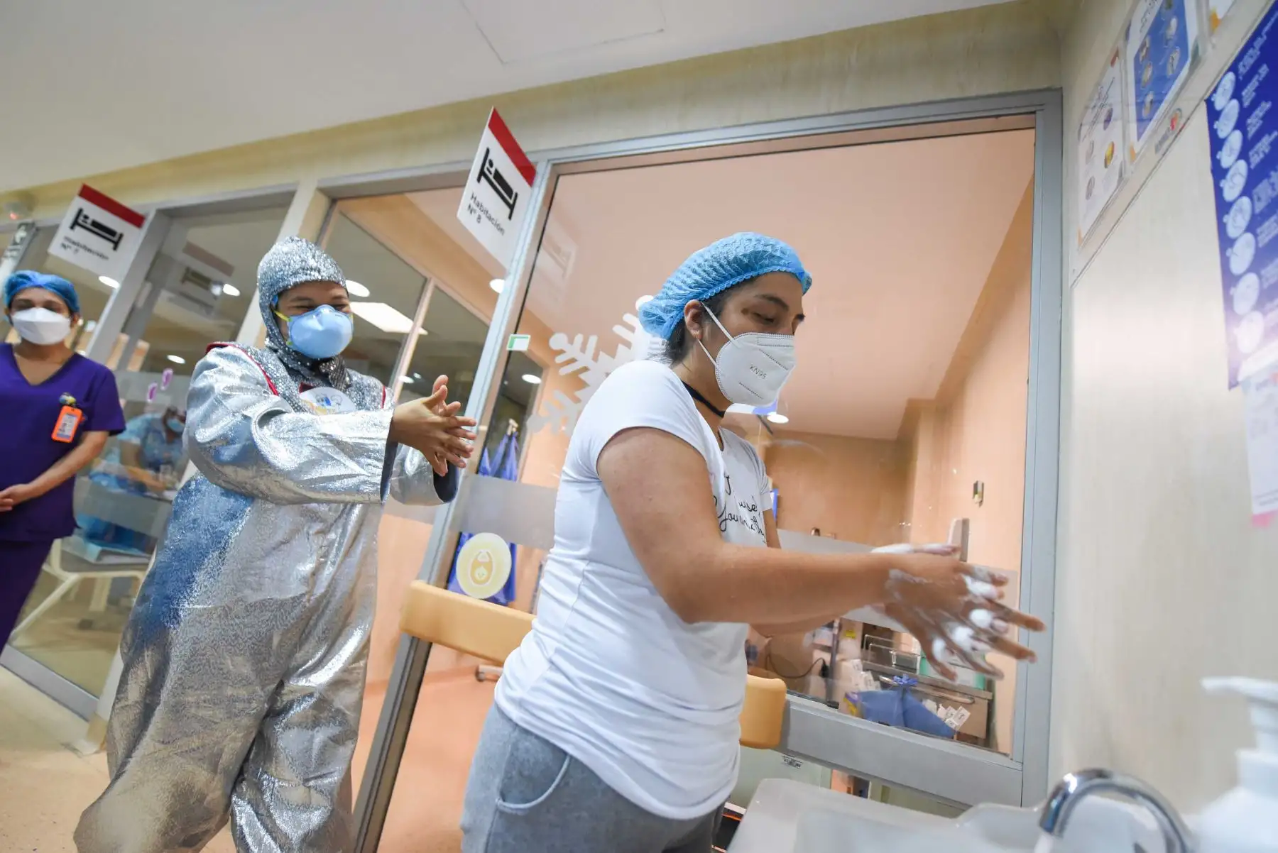 Al conmemorarse el 5 de mayo el “Día Internacional de la Higiene de Manos”  y a pesar de que la Organización Mundial de la Salud OMS puso fin a la emergencia internacional por la pandemia de covid-19 ante la reducción de casos graves y decesos en el mundo, el Instituto Nacional de Salud del Niño San Borja, recordó y resaltó la importancia de la higiene de las manos, una práctica sencilla y fácil de realizar para evitar los contagios del nuevo coronavirus y de otras enfermedades como la influenza, gripe avia