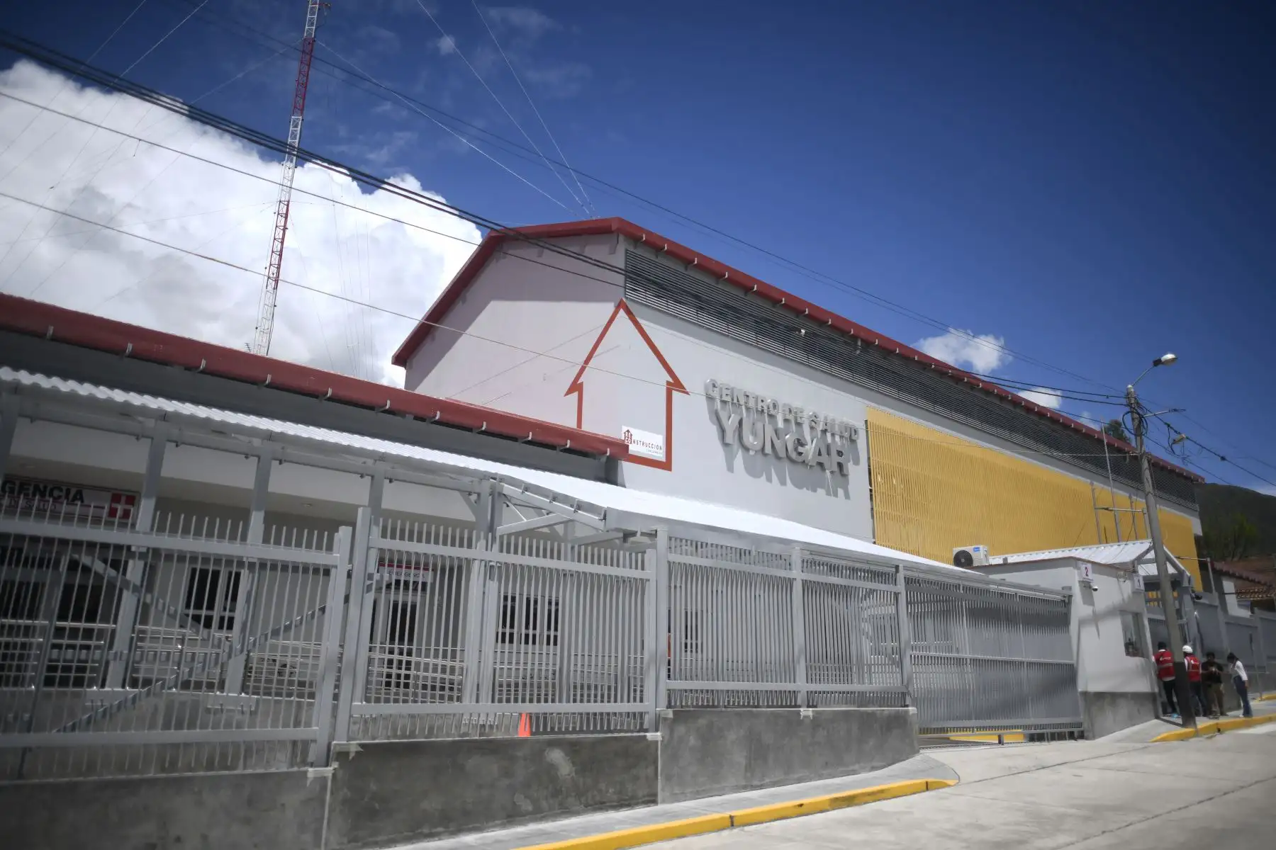 El distrito de Yungar, en Áncash, ya tiene operativo el nuevo centro de salud de categoría I-3, importante infraestructura que, desde el 29 de abril pasado, ya se puso a disposición de más de 3 mil 400 beneficiarios. La obra fue financiada y ejecutada por la ARCC en el marco del Acuerdo de Gobierno a Gobierno con el Reino Unido.
Foto: ANDINA/ARCC