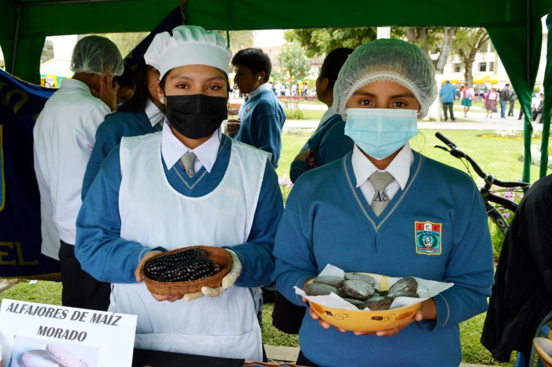 Los escolares elaboraron alfajores, queque, manjar, mermelada, helado, gomitas, entre otros productos a base de maíz morado INIA 601. Foto: ANDINA/Cortesía Eduard Lozano