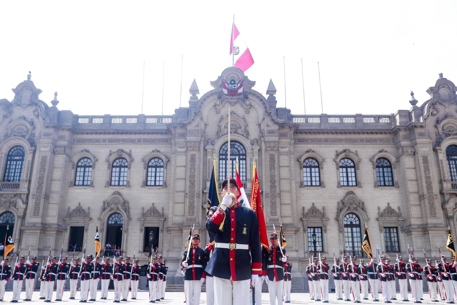 El cambio de guardía es una de las actividades que se realiza tradicionalmente en el espacio ejecutivo más importante de Lima,

Foto: ANDINA/Prensa Presidencia