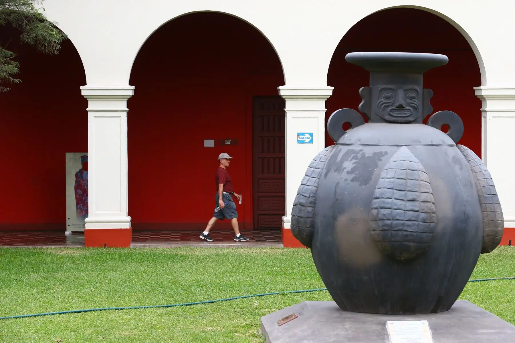 El programa Museos Abiertos brinda acceso gratuito a los museos, sitios arqueológicos y lugares históricos administrados por el Estado, En la imagen, el Museo Nacional de Arqueología, Antropología e Historia del Perú.
Foto: ANDINA/ Eddy Ramos