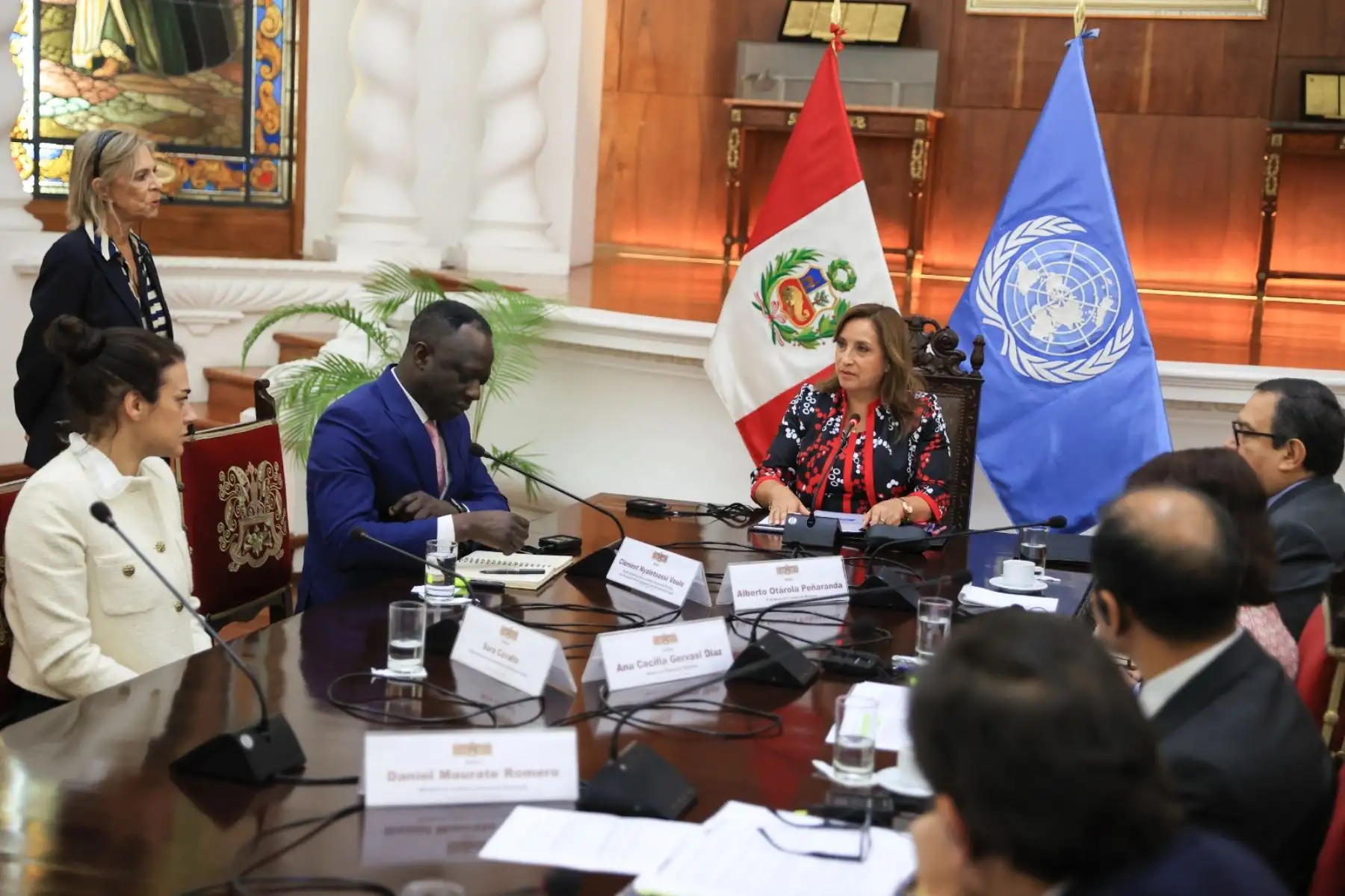 Presidenta Dina Boluarte sostiene audiencia con el relator especial sobre los derechos a la libertad de reunión pacífica y de asociación de las Naciones Unidas, Clément Voule. Foto: ANDINA/ Prensa Presidencia