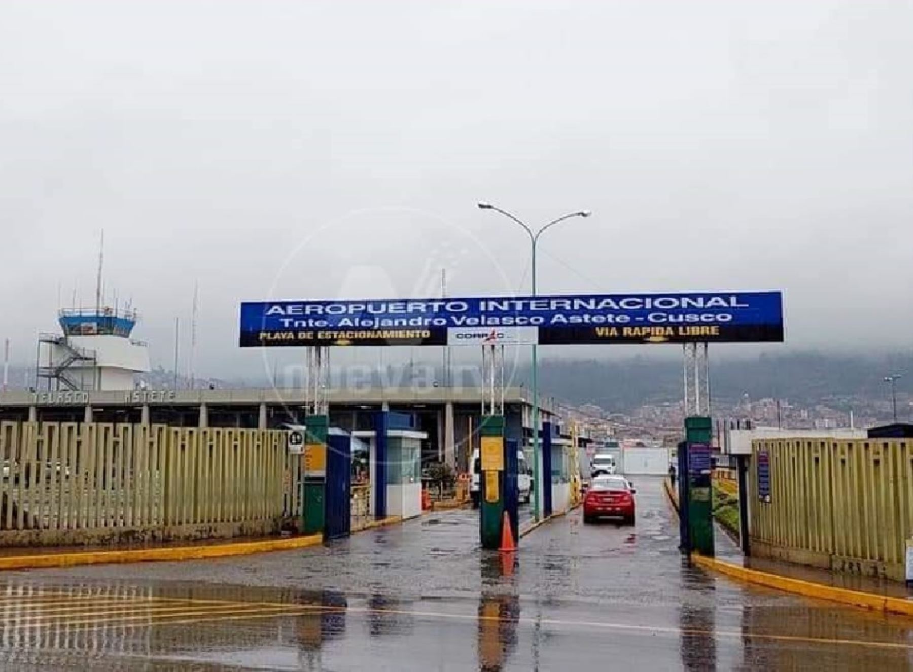 Cientos de pasajeros se encuentran varados en Cusco debido a la suspensión de vuelos a causa de la caída de nieve que afecta a toda la región. ANDINA/Percy Hurtado Santillán