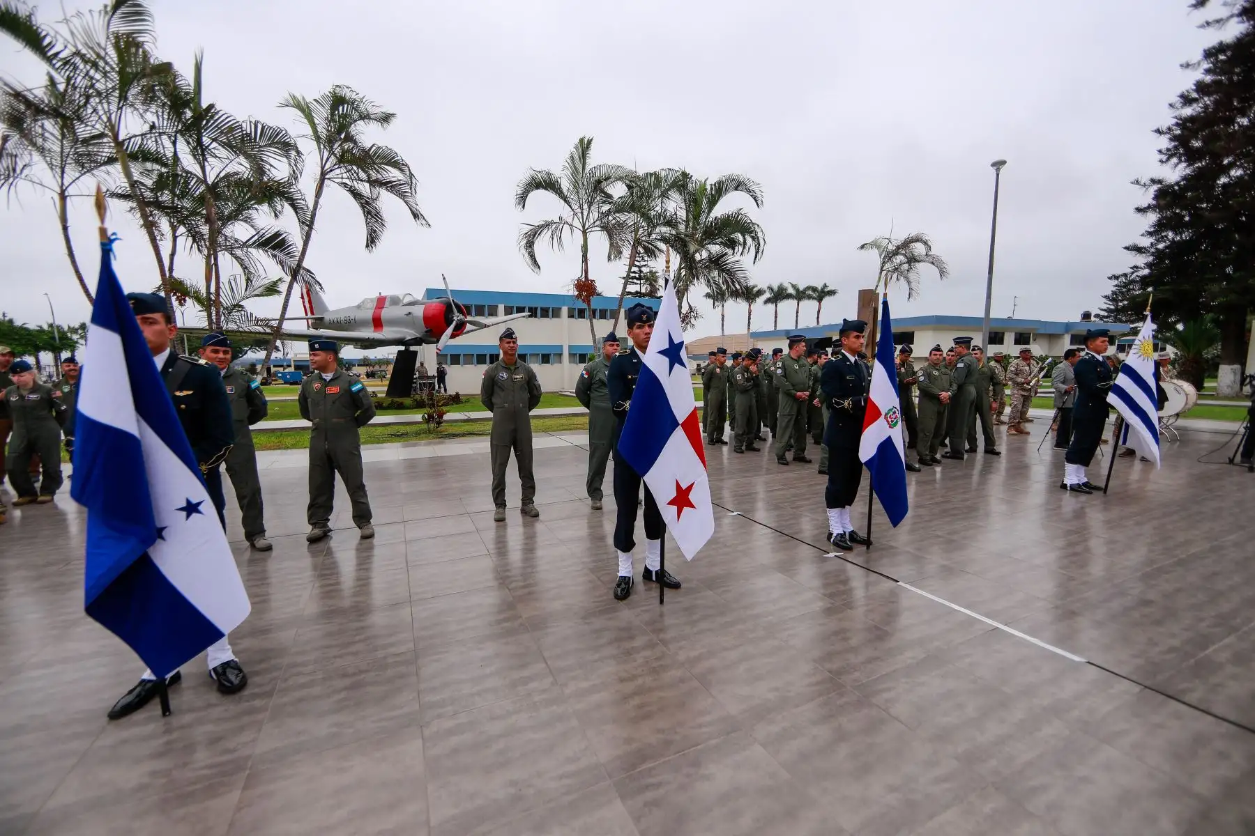 La presidenta Dina Boluarte, junto con el titular del ministerio de Defensa, Jorge Chávez Cresta y ministros de Estado, altos mandos militares, entre otras autoridades, participó en la inauguración del ejercicio multinacional del Sistema de Cooperación de las Fuerzas Americanas "Cooperación IX - Perú 2023".
Foto: ANDINA/Presidencia Perú