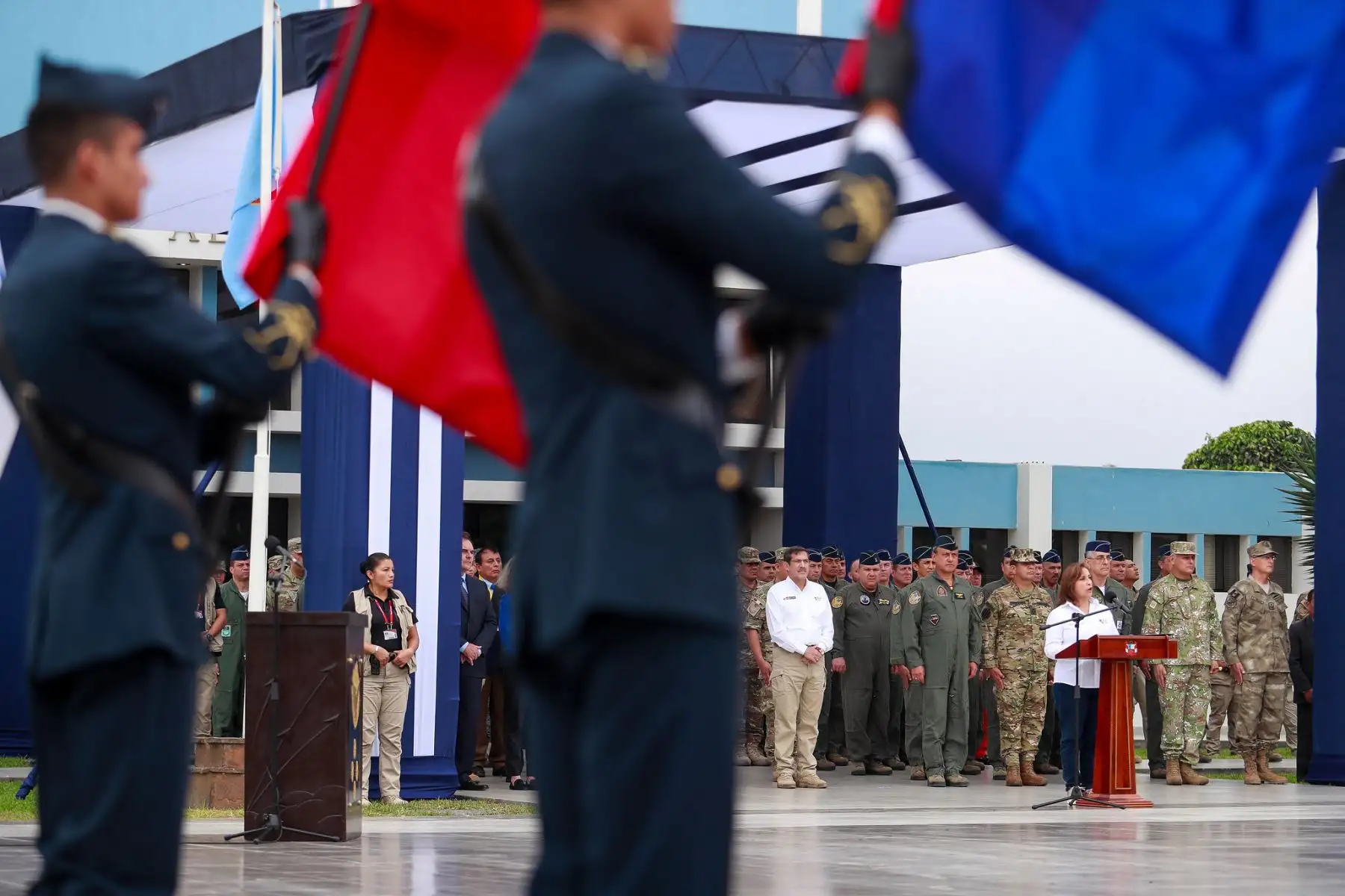 La presidenta Dina Boluarte, junto con el titular del ministerio de Defensa, Jorge Chávez Cresta y ministros de Estado, altos mandos militares, entre otras autoridades, participó en la inauguración del ejercicio multinacional del Sistema de Cooperación de las Fuerzas Americanas "Cooperación IX - Perú 2023".
Foto: ANDINA/Presidencia Perú