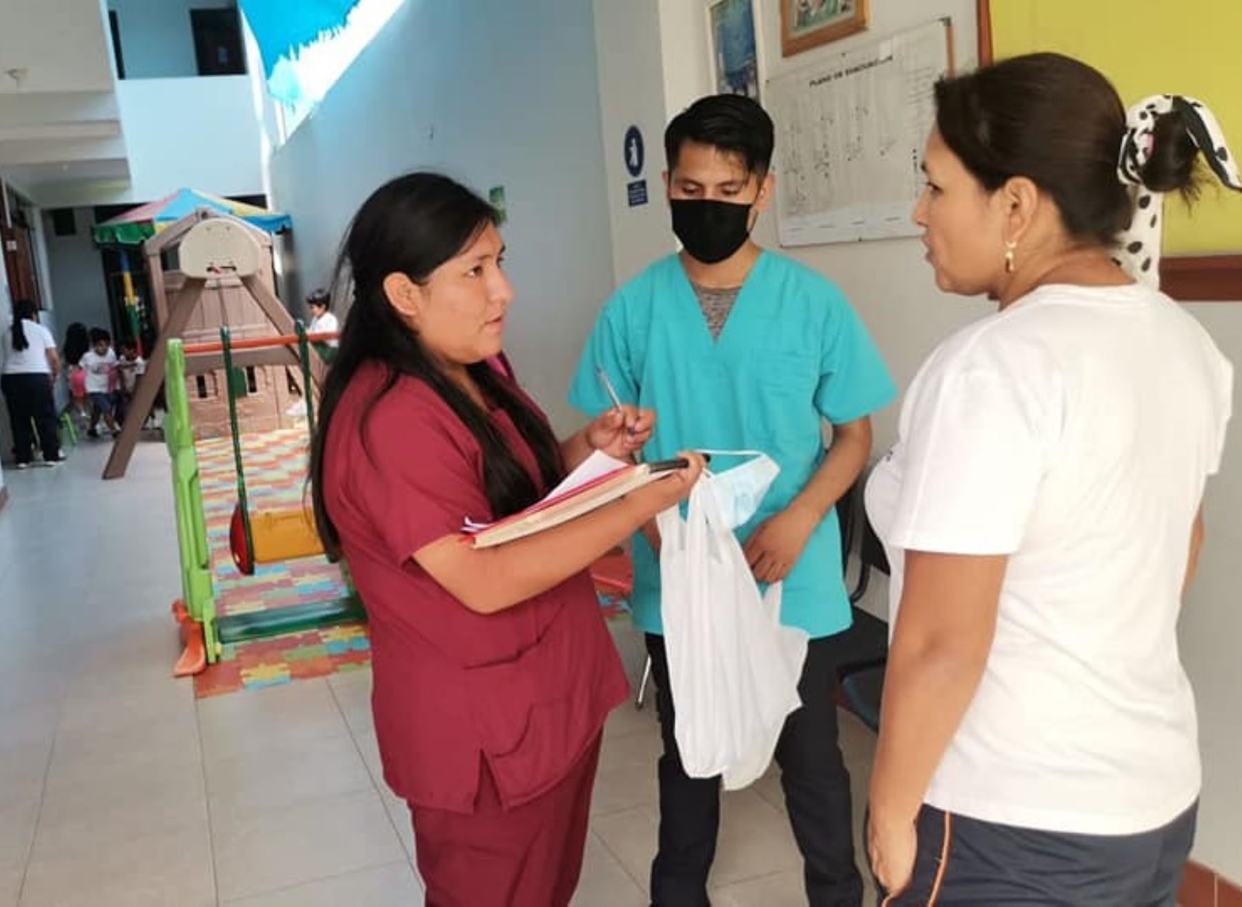 La Red de Salud Pacífico Sur activó un cerco epidemiológico en distrito de Nuevo Chimbote, en Áncash, tras reportarse dos casos importados de dengue. ANDINA/Difusión