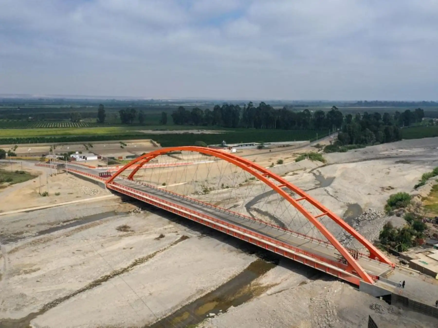 El MTC ayudará a destrabar la construcción del puente Chamorro que se edifica en Chincha, anunció la ministra Paola Lazarte. ANDINA/Difusión