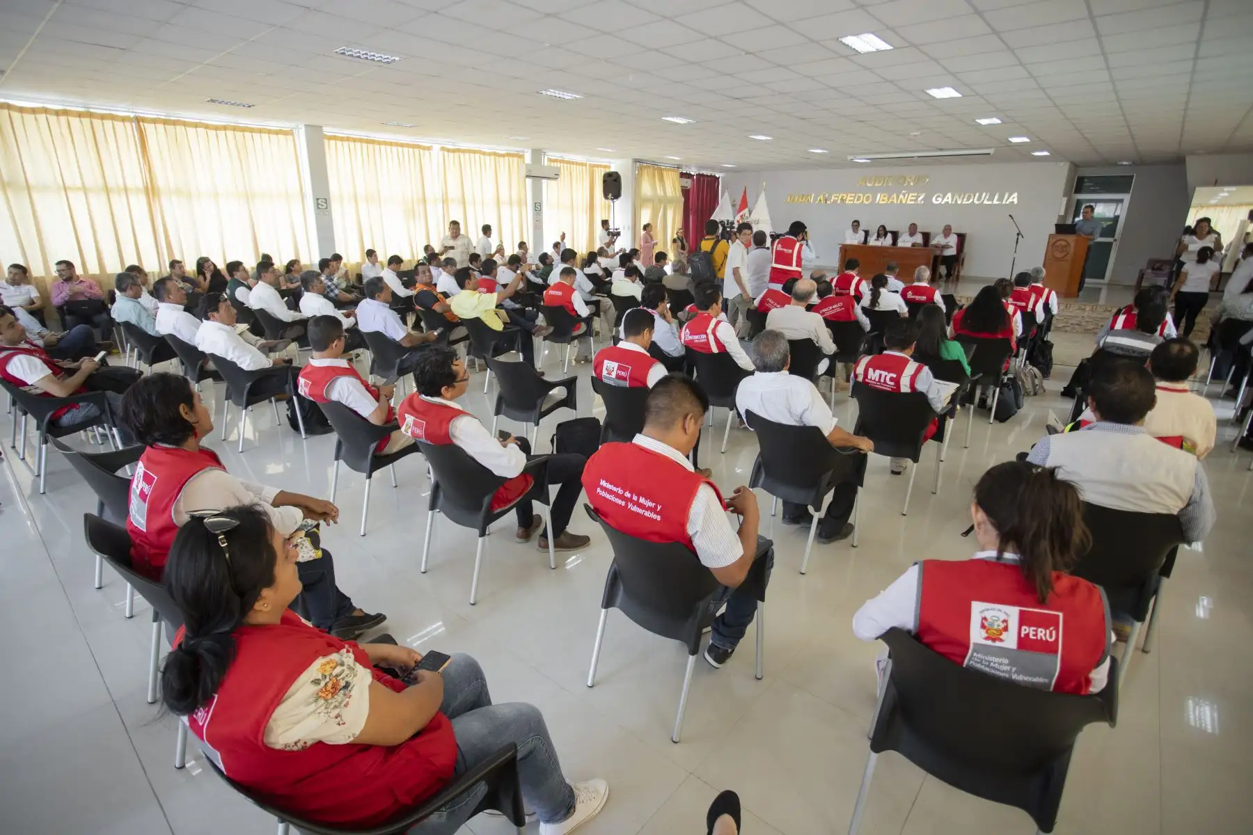 "Visita de trabajo de la ministra de Desarrollo Agrario y Riego, Nelly Paredes, a la región Tumbes, para atender la emergencia y supervisar acciones de prevención ante las fuertes lluvias.
Foto: ANDINA/Difusión
