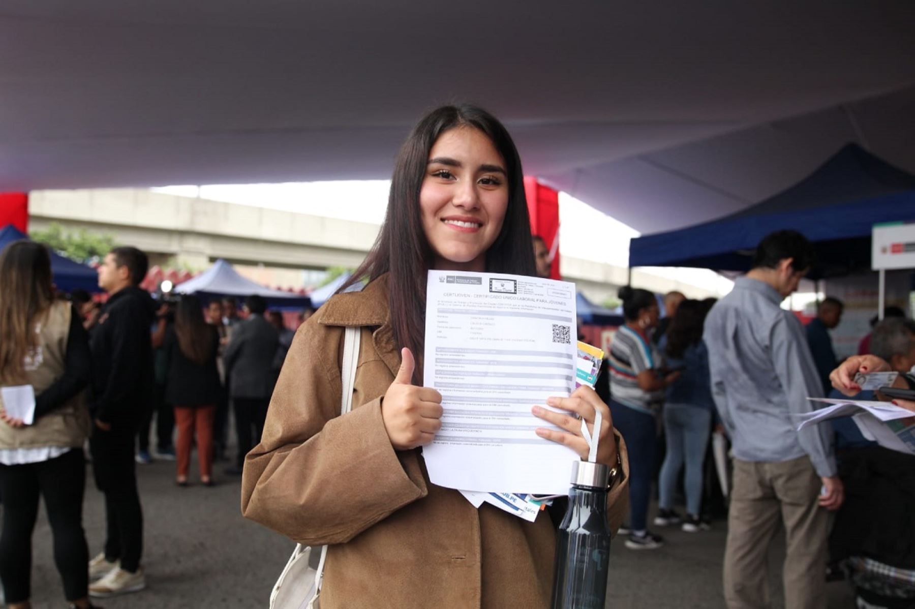 Ciudadana obtiene Certificado Único Laboral de forma gratuita. Cortesía