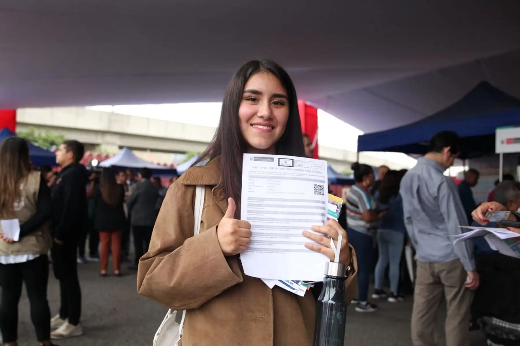 Ciudadana obtiene Certificado Único Laboral de forma gratuita. Cortesía