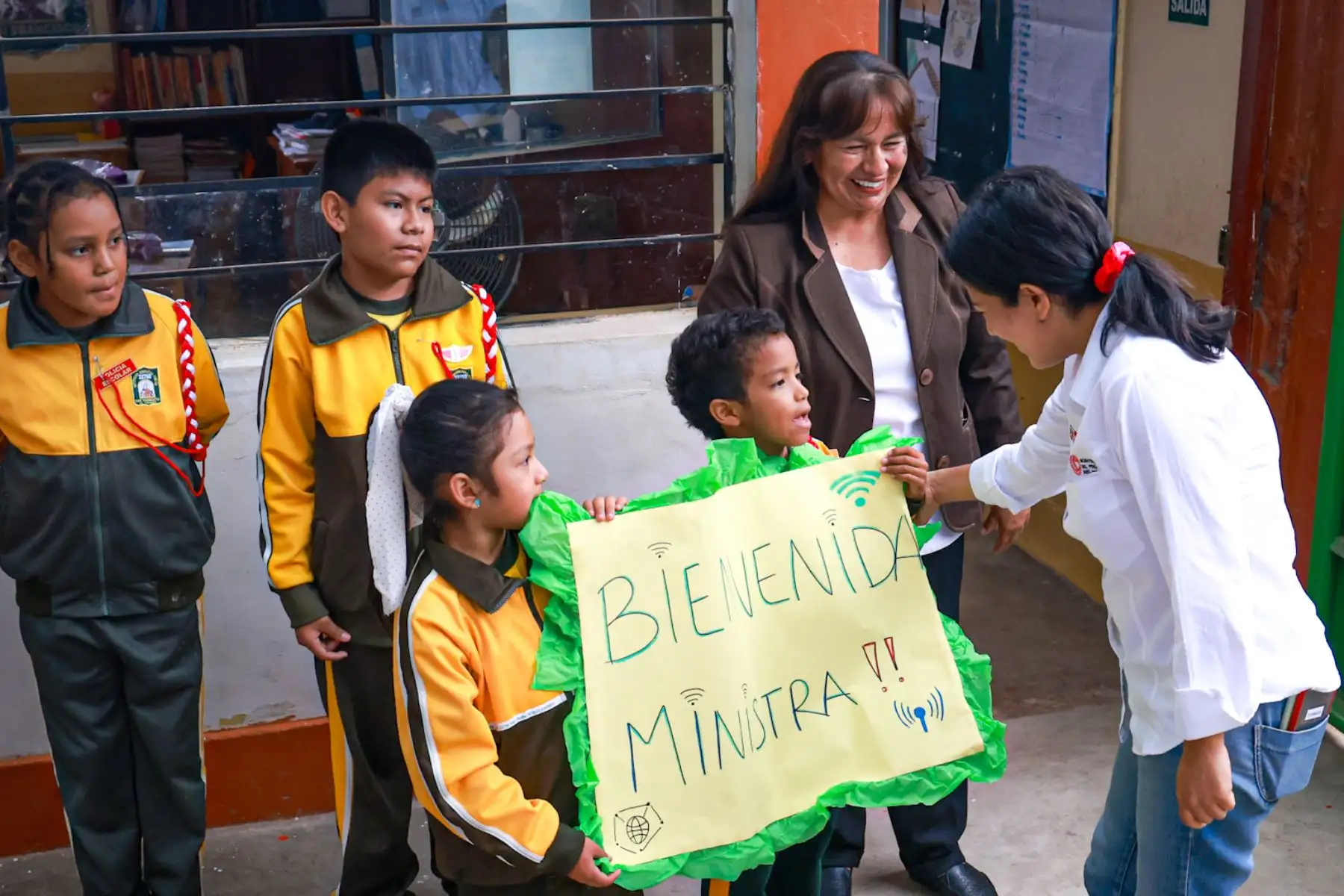 La ministra de Transportes y Comunicaciones, Paola Lazarte, puso en marcha este martes el proyecto de banda ancha en la región Ica, que conectará a 50 colegios, 58 postas médicas y 8 comisarías de 81 centros poblados.
Foto: ANDINA/MTC