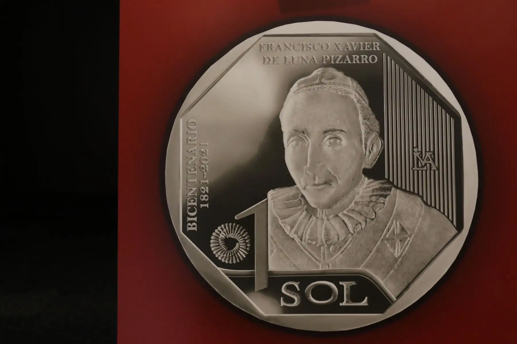 DEl Banco Central de Reserva (BCR) pone en circulación desde hoy 10 de mayo la sétima moneda de la serie numismática Constructores de la República Bicentenario 1821-2021, alusiva a Francisco Xavier de Luna Pizarro, en el marco de la conmemoración del Bicentenario de la Independencia de Perú.
Foto:Andina/Hector Vinces.