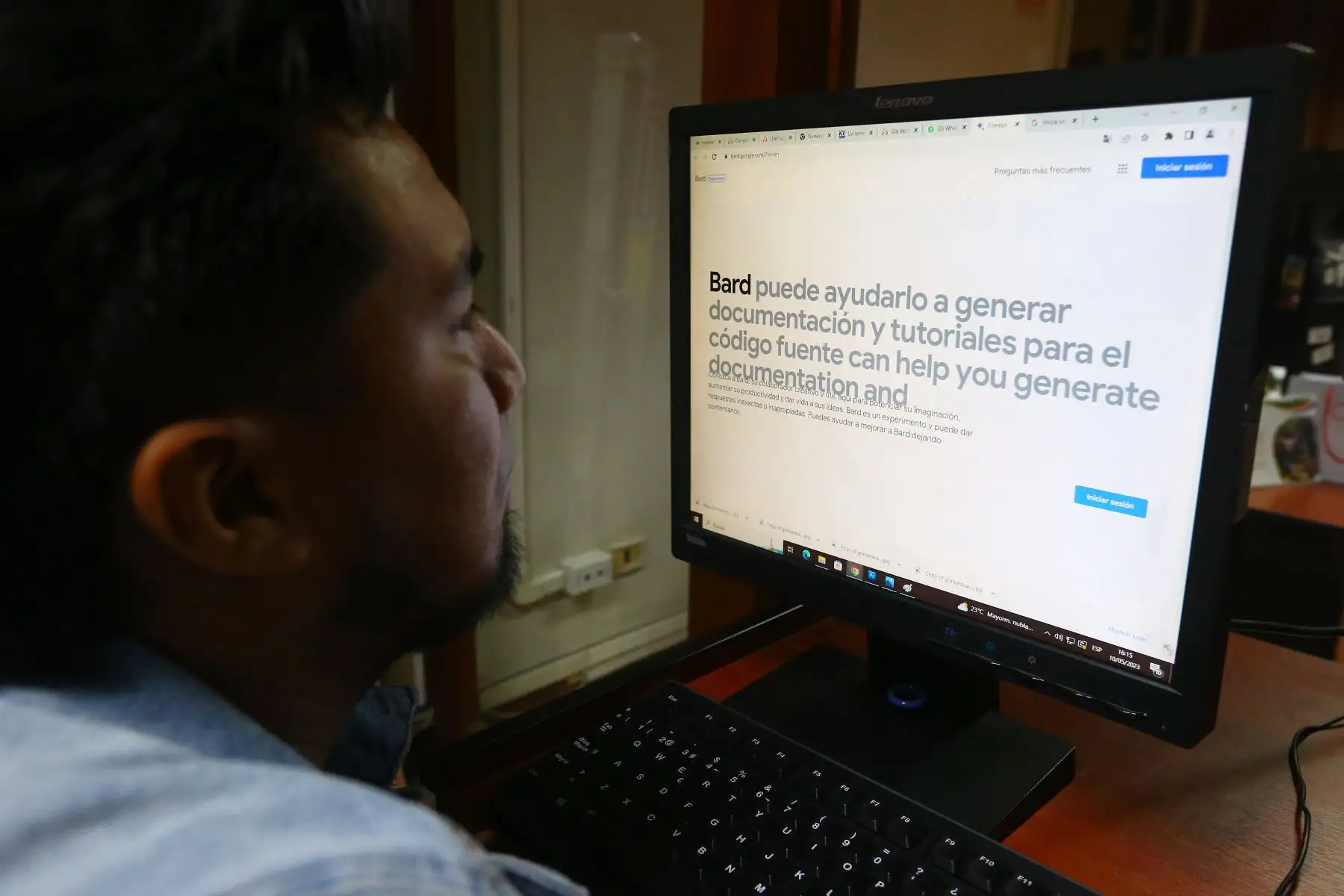 El modelo de inteligencia artificial de Google, nombrado Bard, continúa mejorando para hacerle competencia a ChatGPT. Foto: ANDINA/Eddy Ramos