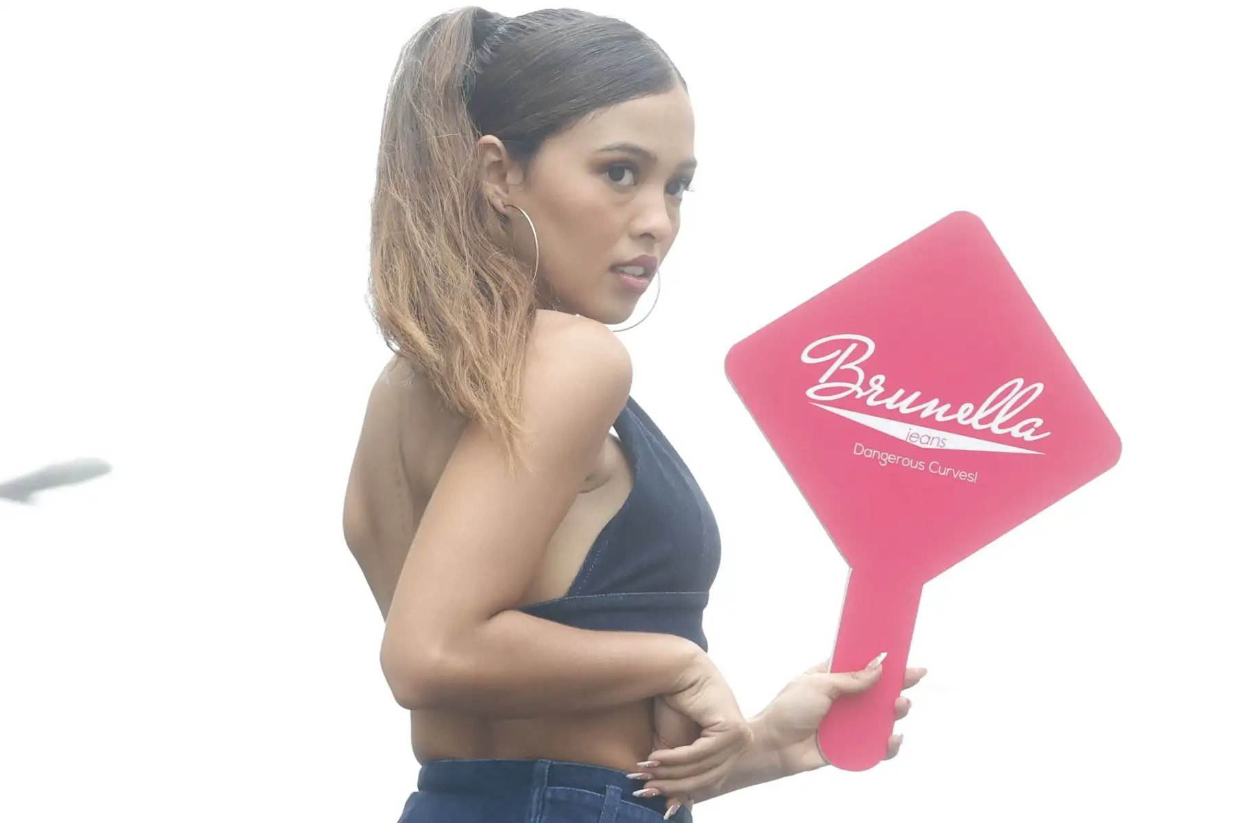 Los micro y pequeños empresarios de Gamarra realizaron el “Pasarela Gamarra Street” un nuevo formato de desfile en el que, durante mas de 6 horas ininterrumpidas, se presentaron las prendas en tendencia por el día de la Madre y la apertura de la campaña mayorista para la temporada otoño – invierno 2023.
Foto: ANDINA/Vidal Tarqui