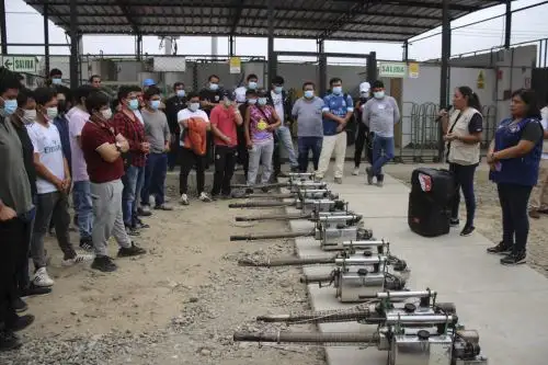 Un total de 130 personas, entre fumigadores y registradores, son capacitadas en el manejo de los equipos para sumarse a la lucha contra el dengue. Foto: ANDINA/Difusión