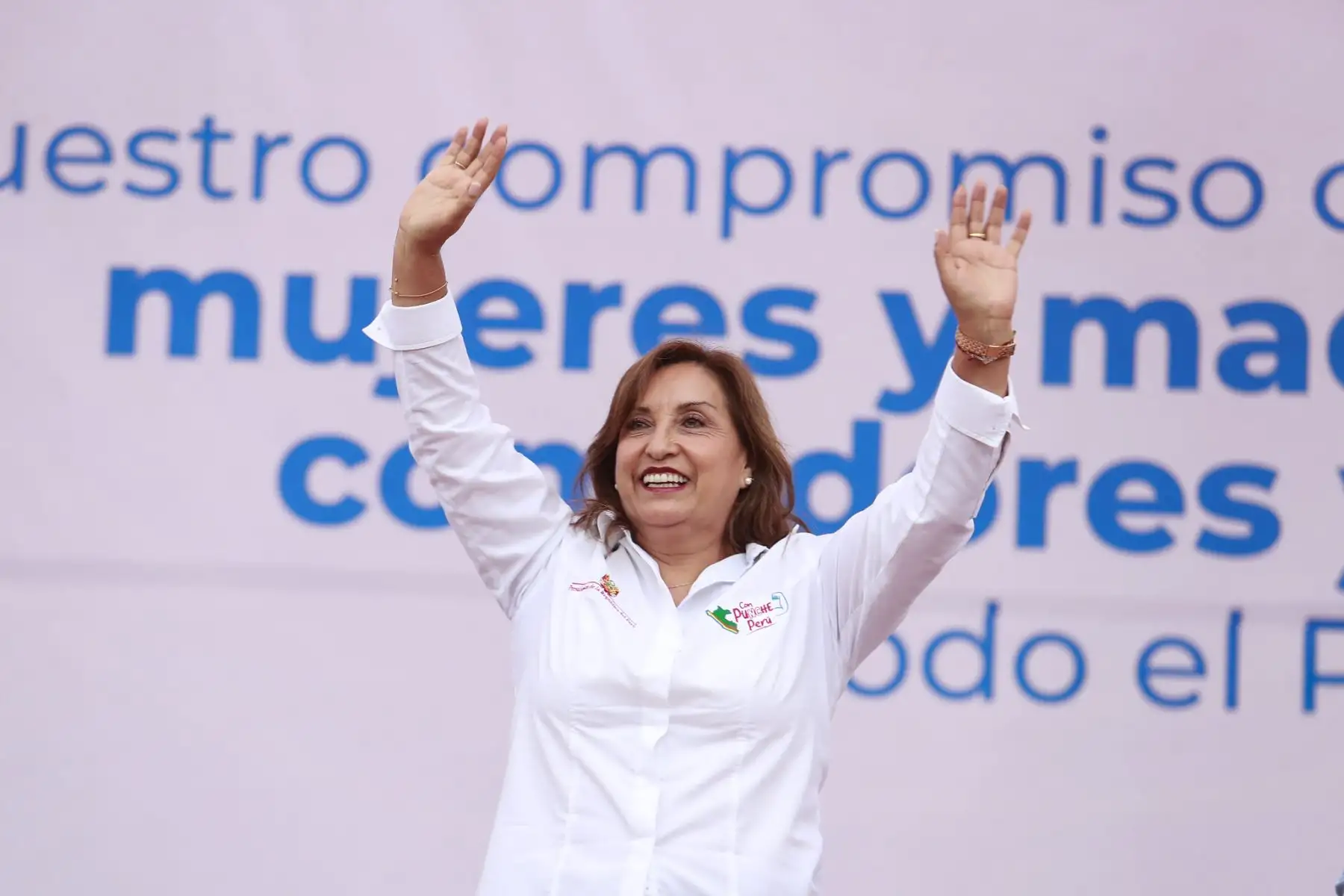 La presidenta Dina Boluarte, junto con el titular del Ministerio de Desarrollo e Inclusión Social del Perú, Julio Demartini, sostuvo un encuentro con lideresas de comedores populares y ollas comunes de Lima Metropolitana y del Callao en el parque de las Leyendas.

Foto: ANDINA/Presidencia Perú