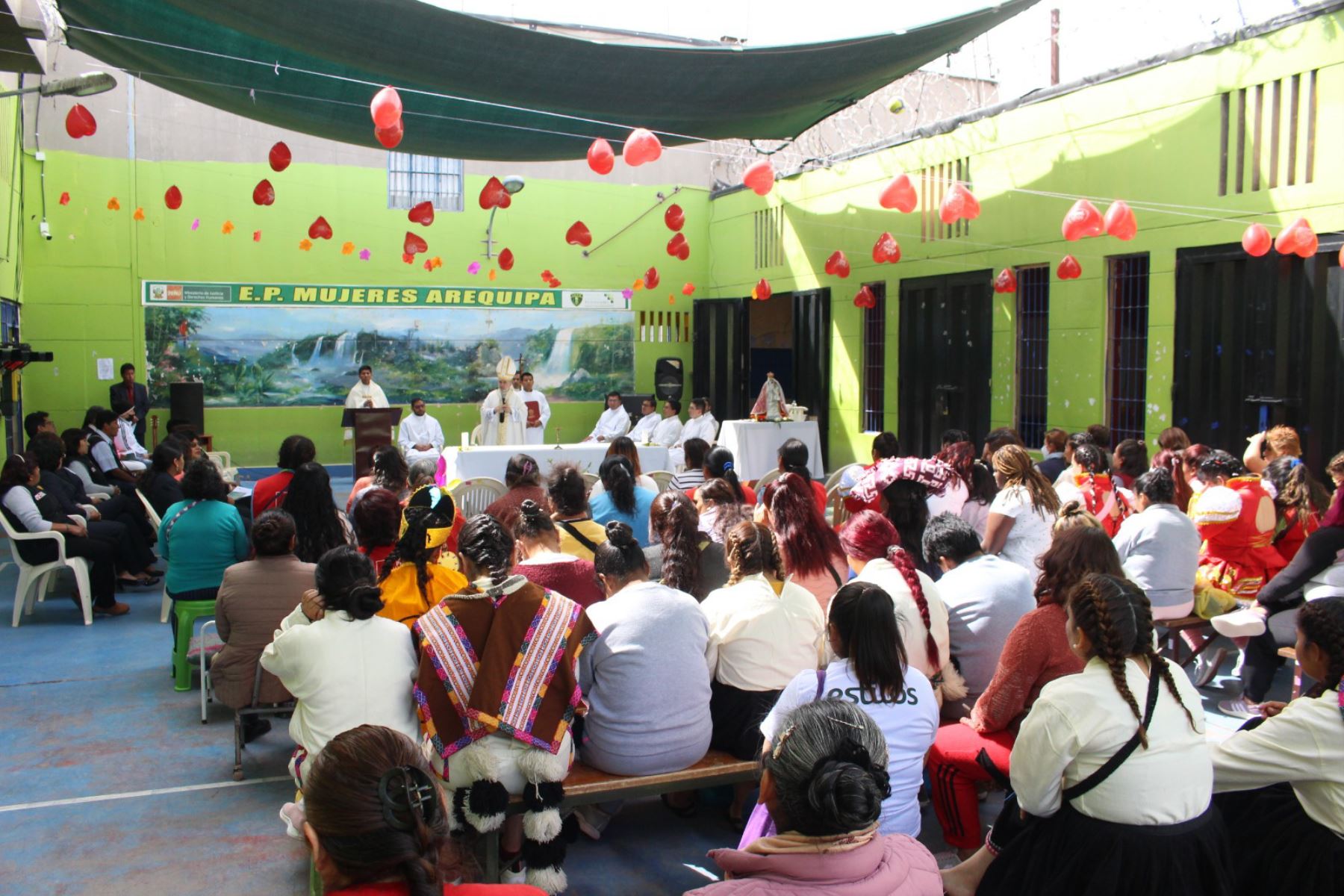 Misa por el Día de la Madre fue oficiada por el arzobispo de Arequipa, monseñor Javier del Río Alva. Foto: ANDINA/Difusión