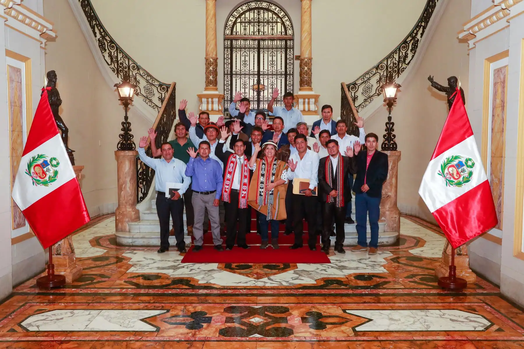 La presidenta de la República, Dina Boluarte, se reunió con alcaldes de la regiones de Apurímac y Ayacucho en el Palacio de Gobierno.
Foto: ANDINA/Presidencia Perú