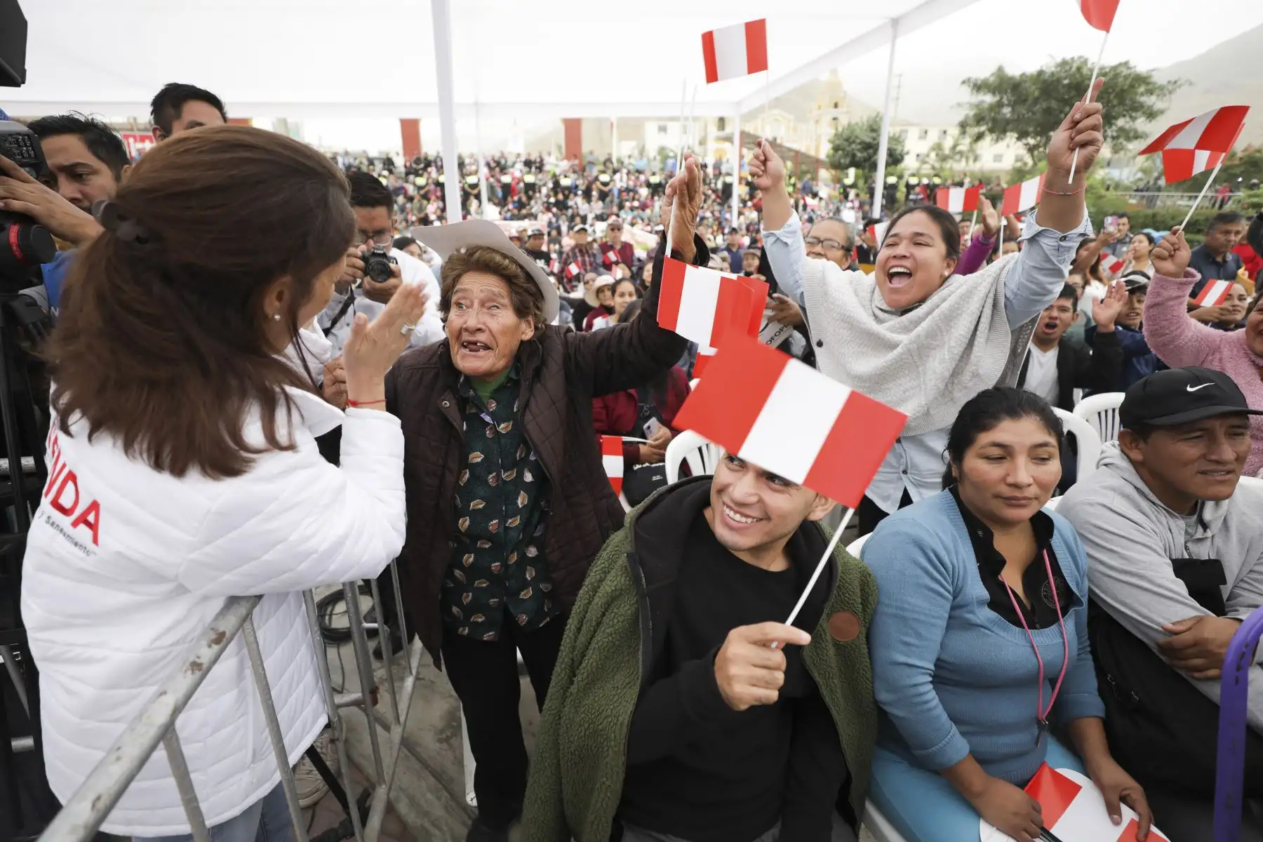 La presidenta de la República, Dina Boluarte, participa hoy de la ceremonia de entrega de 4,781 títulos de propiedad de vivienda y equipamiento urbano para Lima Metropolitana y el Callao.
Foto:ANDINA/Vivienda