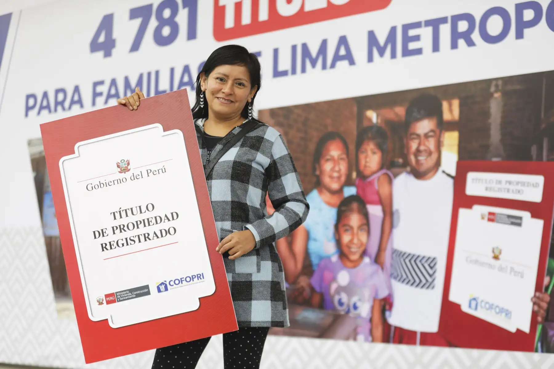 La presidenta de la República, Dina Boluarte, participa hoy de la ceremonia de entrega de 4,781 títulos de propiedad de vivienda y equipamiento urbano para Lima Metropolitana y el Callao.
Foto:ANDINA/Vivienda