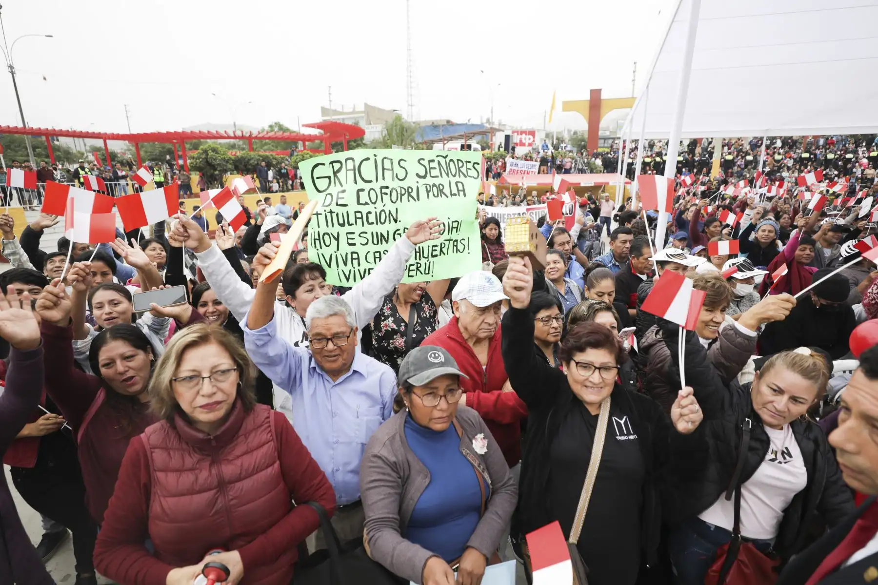 La presidenta de la República, Dina Boluarte, participa hoy de la ceremonia de entrega de 4,781 títulos de propiedad de vivienda y equipamiento urbano para Lima Metropolitana y el Callao.
Foto:ANDINA/Vivienda