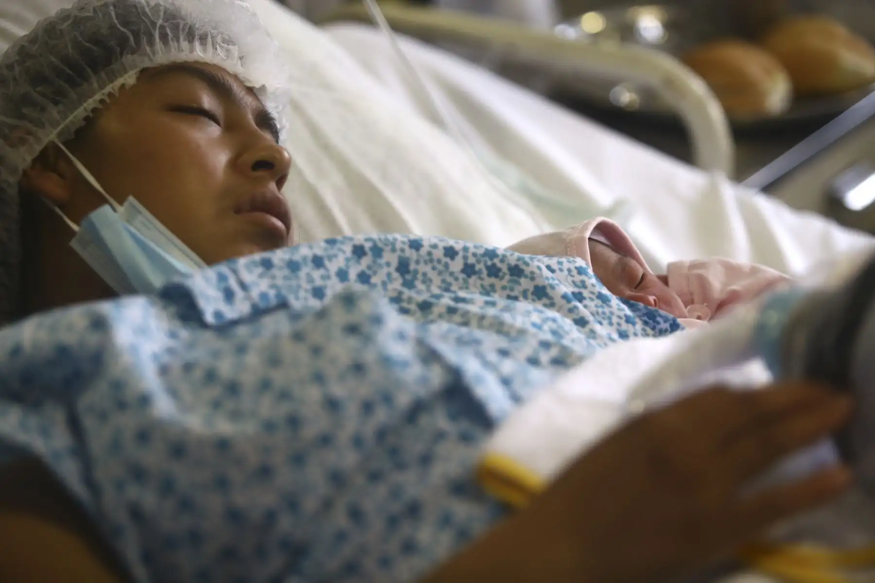 El instituto Nacional Materno Perinatal celebra la llegada de los bebés nacidos a partir de la 00:00 horas del día de la madre, haciendo presentes a las tres primeras mamitas que alumbraron en esta fecha tan tradicional. Foto:ANDINA/Ricardo Cuba