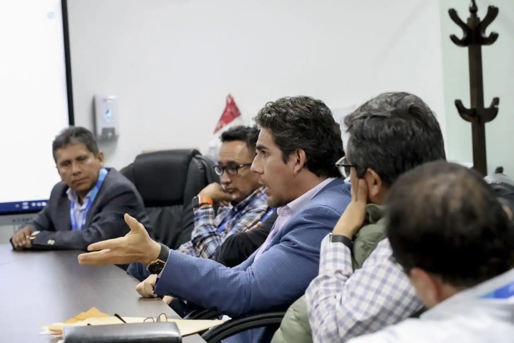 El nuevo presidente del Consejo Directivo de la Autoridad de Transporte Urbano (ATU) para Lima y Callao, José Aguilar Reátegui ofreció declaraciones a la prensa; luego de sostener reunión con los representantes de los corredores.
Foto: ANDINA/ATU