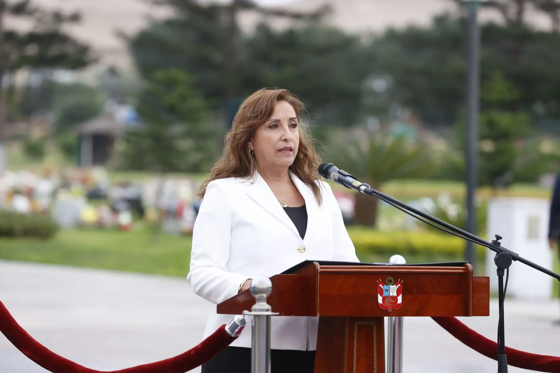 La presidenta Dina Boluarte, junto con el ministro del Interior y altos mandos de la Policía Nacional, participó en la ceremonia fúnebre de la suboficial de segunda de la Policía Nacional del Perú, Olenka Cabrera Machacuay, fallecida durante una operación contra la delincuencia en Puno.
Foto: ANDINA/Presidencia Perú
