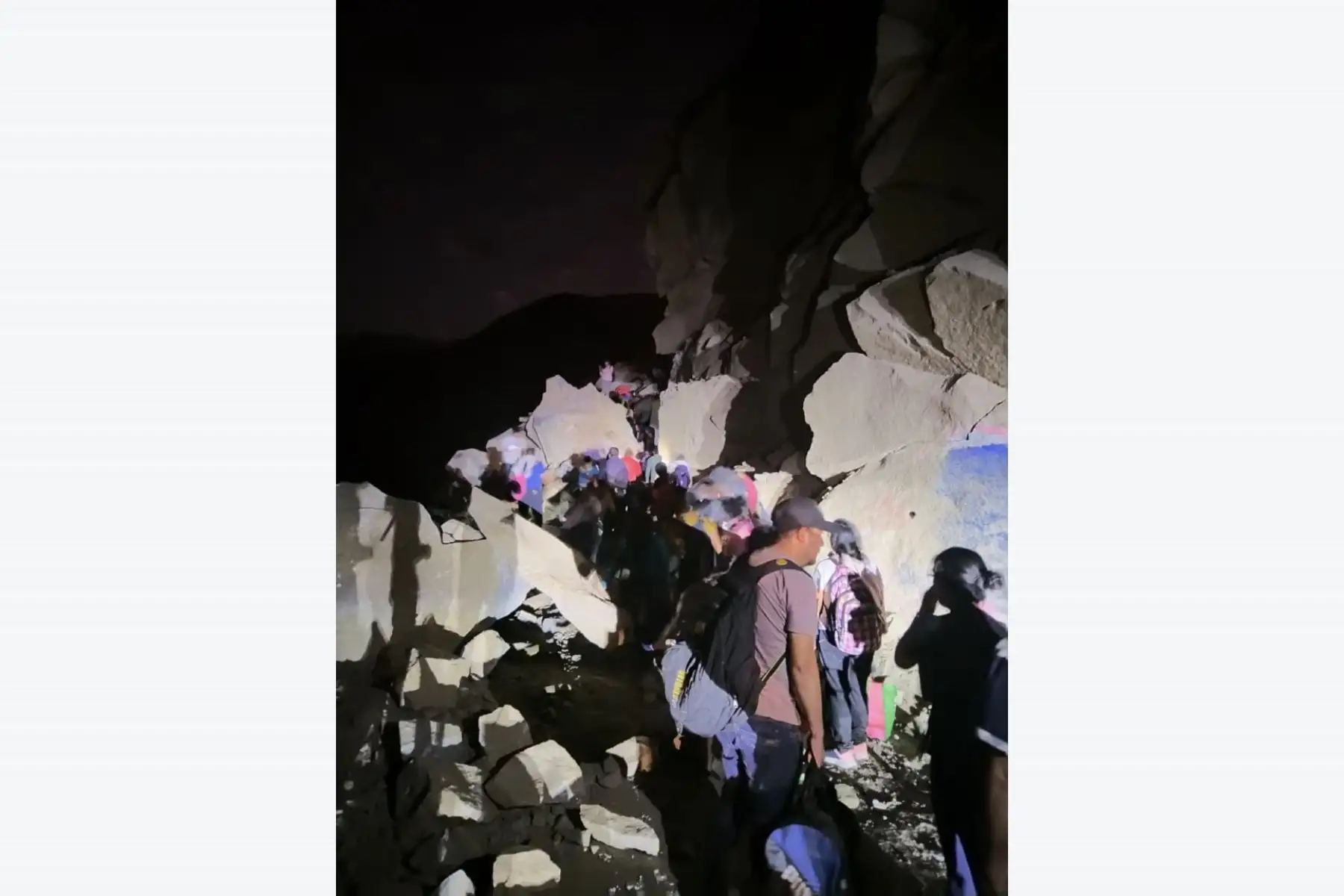 El sexagenario fue sepultado y falleció en el acto. Por el momento, no se ha revelado su identidad. Foto: ANDINA/Difusión