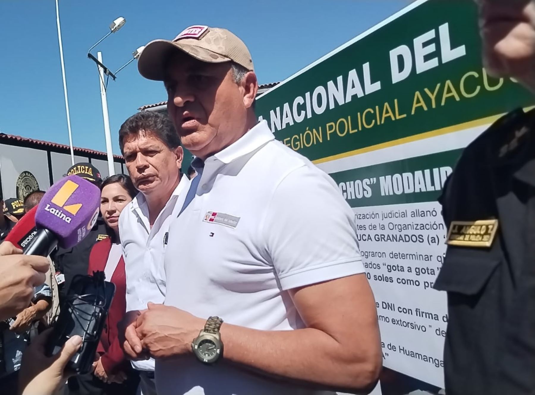 Ministro del Interior, Vicente Romero, en su visita a Ayacucho anunció la implementación de tres comisarías en dicha región. Foto: Frank Tacuri.