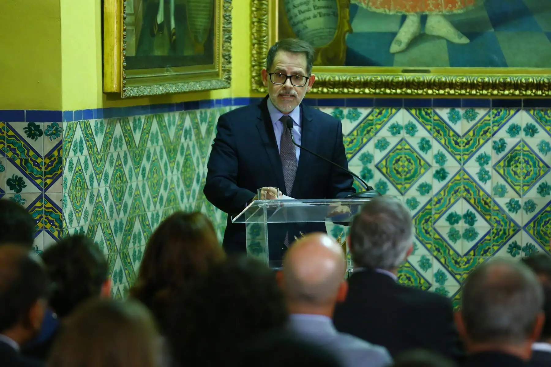 Cancillería entrega al Ministerio de Cultura, bienes culturales repatriados desde Estados Unidos, pertenecientes al Patrimonio Cultural de la Nación. En la imagen, participa  el Viceministro de Relaciones Exteriores, Ignacio Higueras Hare.
Foto: ANDINA/Eddy Ramos