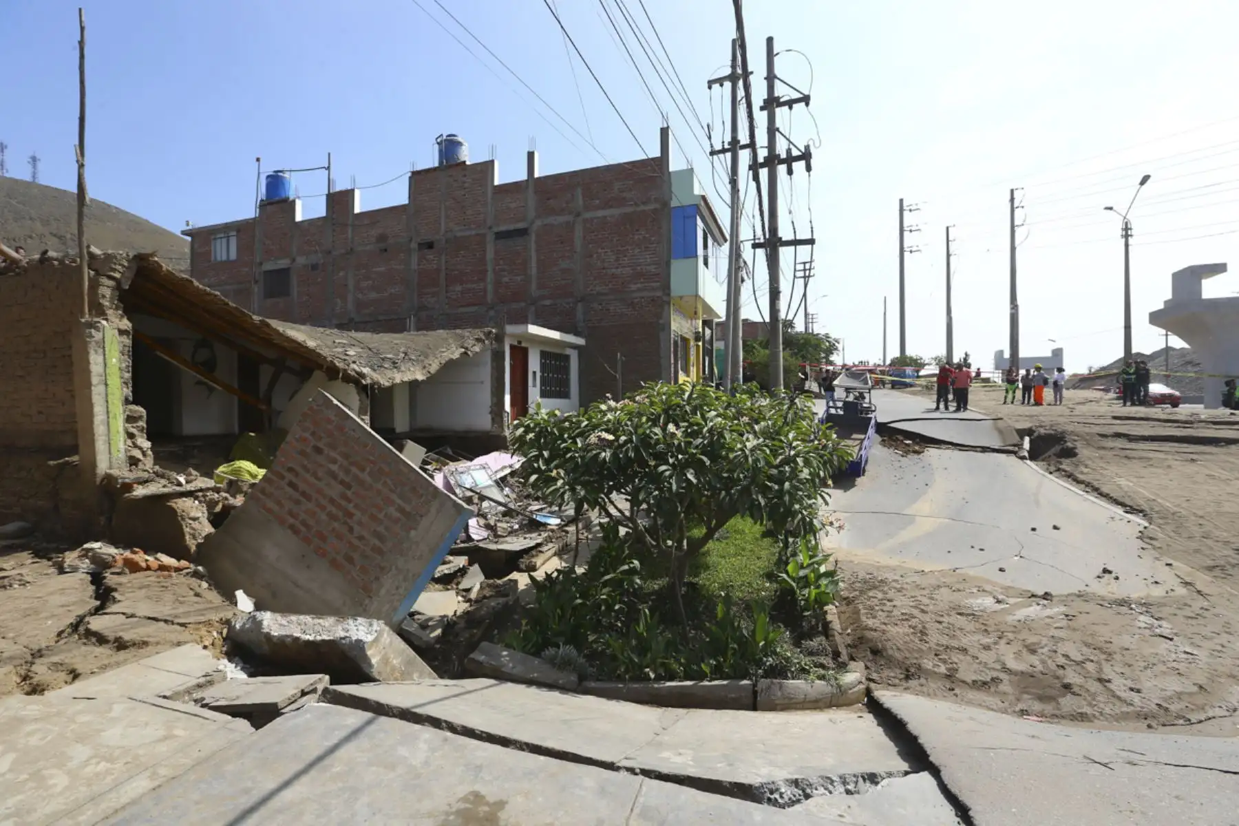 Varias viviendas sufrieron daños en el centro poblado Peralvillo, en el distrito de Chancay, a consecuencia del hundimiento de terreno.

Foto: ANDINA/Eddy Ramos