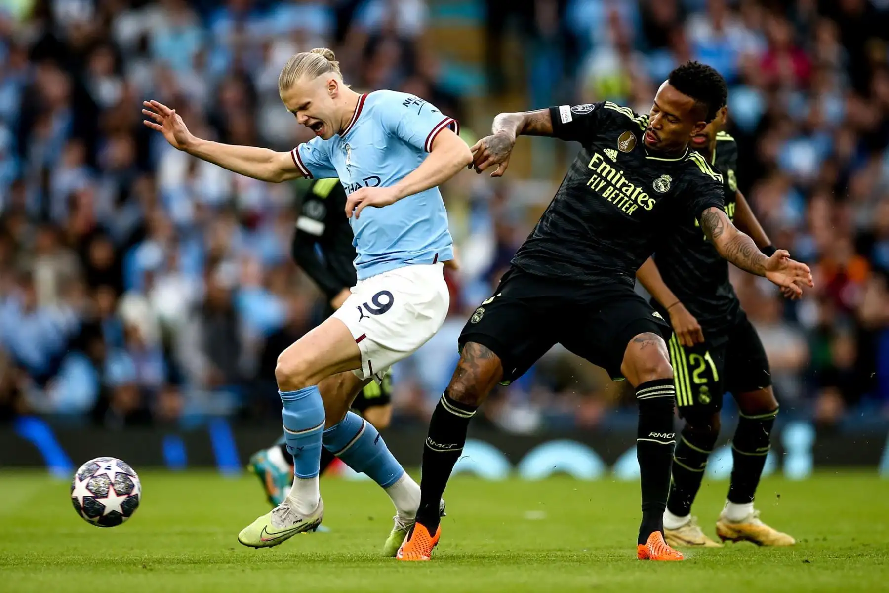 Erling Haaland del Manchester City en acción contra Eder Militao del Real Madrid durante las semifinales de la Liga de Campeones de la UEFA, partido de fútbol de vuelta entre el Manchester City y el Real Madrid en Manchester, Gran Bretaña, el 17 de mayo de 2023.
Foto: EFE