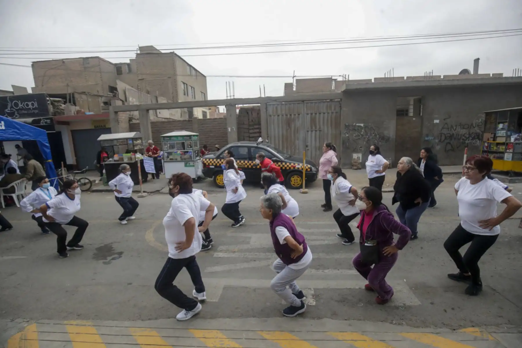 Policlínico El Retablo de Comas realiza campaña “Chequéate Perú” que beneficia a más de 200 personas. Personas de la tercera edad realizan rutinas de TaiChi

Foto: ANDINA/Juan Carlos Guzmán Negrini