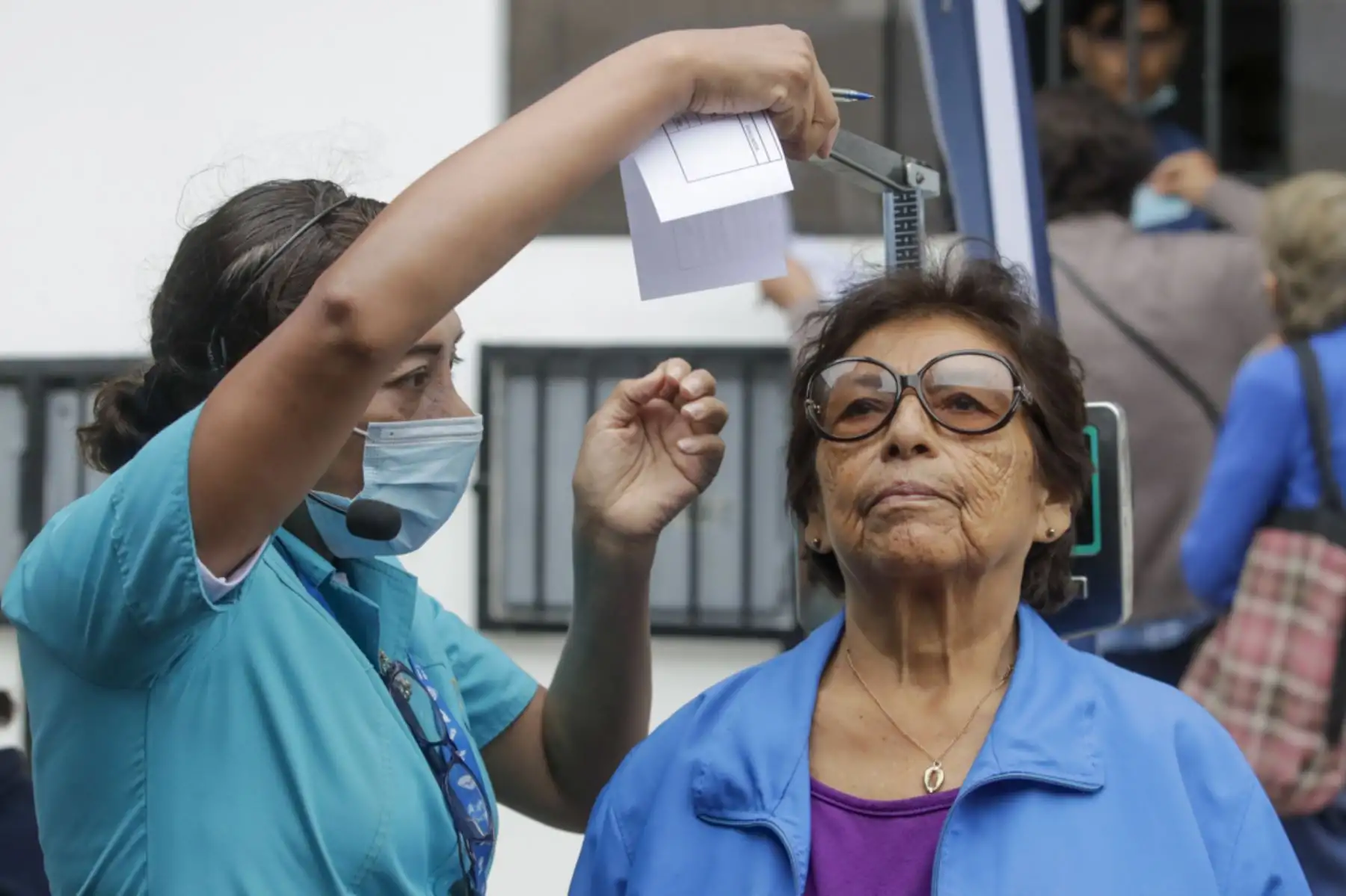Policlínico El Retablo de Comas realiza campaña “Chequéate Perú” que beneficia a más de 200 personas con diferentes servicios médicos. Control de peso y talla para adultos mayores.

Foto: ANDINA/Juan Carlos Guzmán Negrini