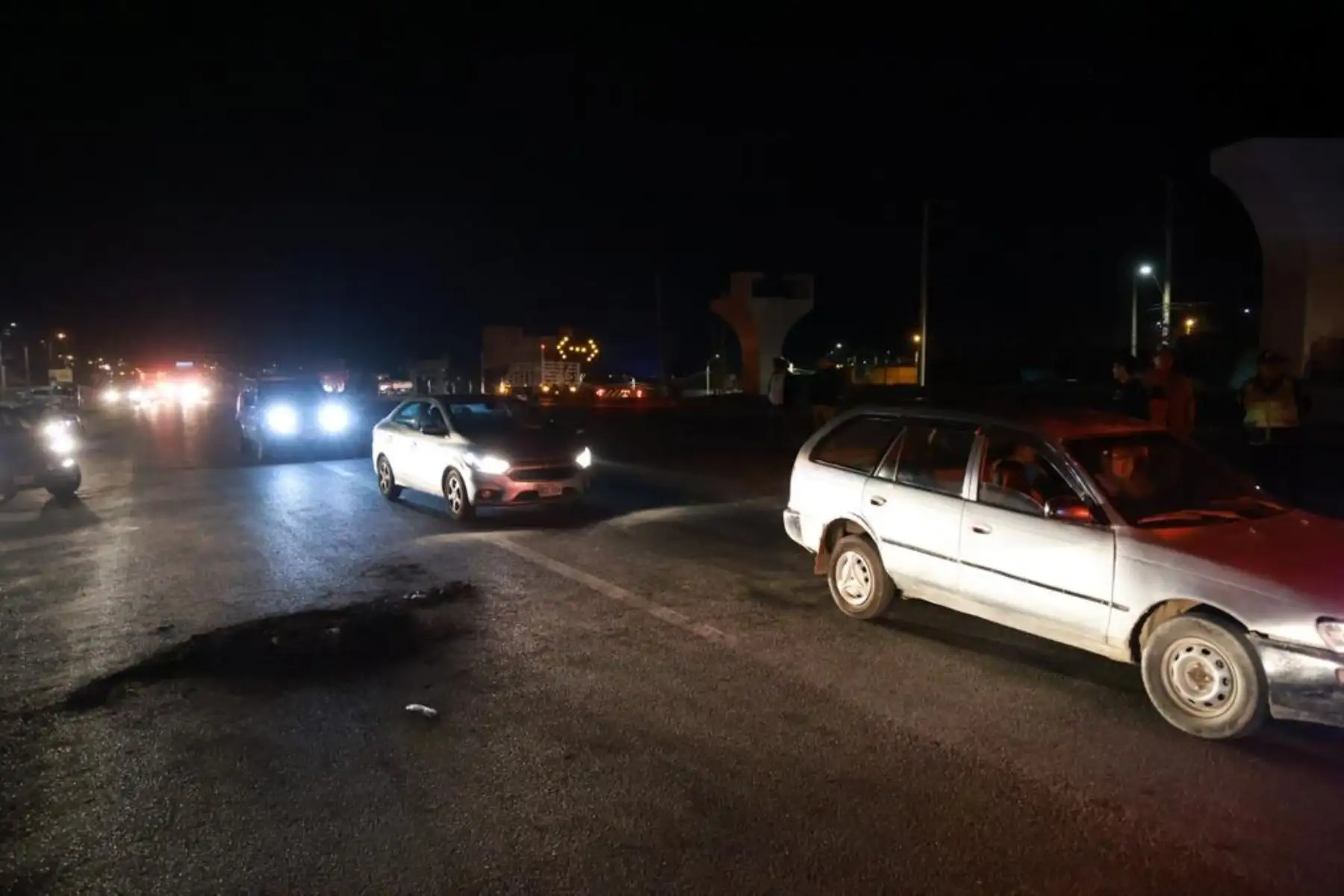 En las primeras horas de hoy se reabrió el tránsito en la carretera Panamericana Norte, a la altura del km 80, en el distrito de Chancay, donde se registró un hundimiento de terreno.