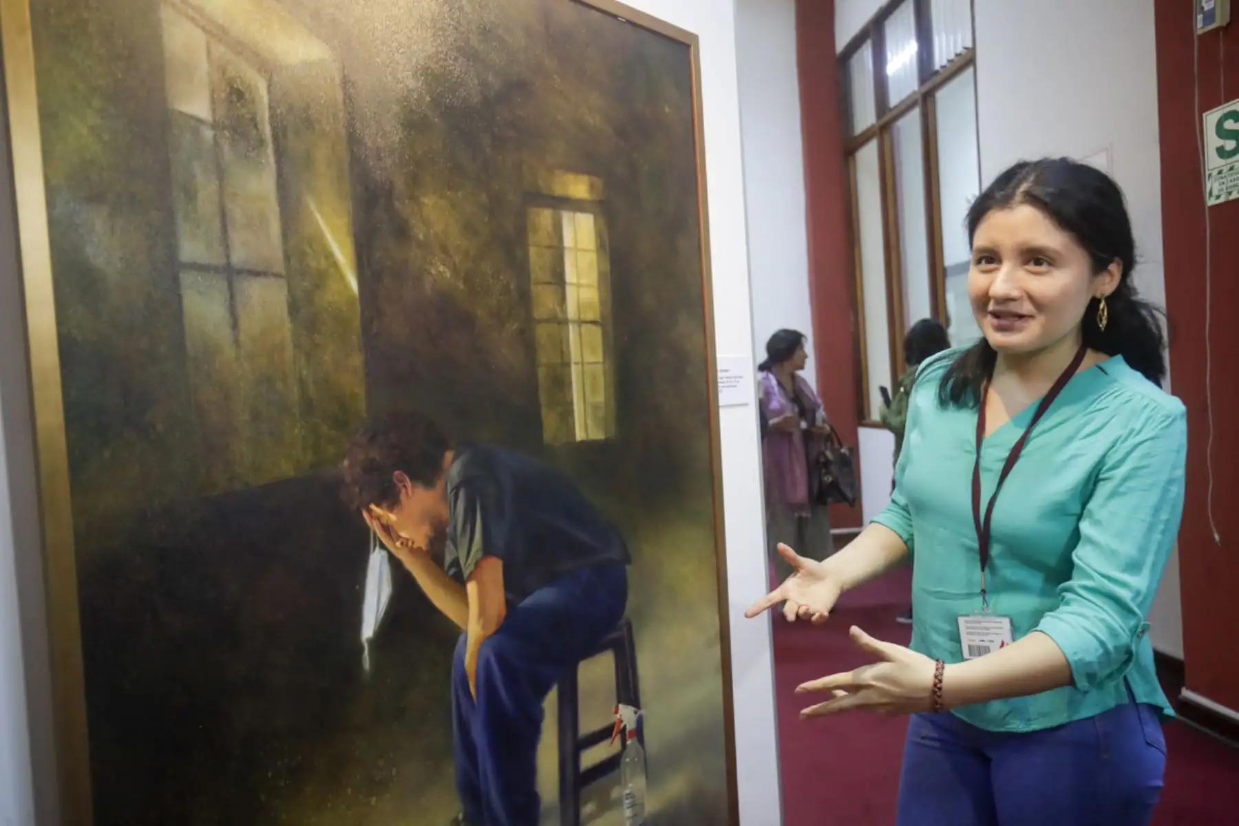 El Director de Medios Periodísticos, Félix Paz, acompañado del Gerente General de Editora Perú, Carlos Vásquez inauguraron hoy la exposición artística "Interpretando Realidades" presentando obras de destacados artistas desarrolladas durante la pandemia

Foto: ANDINA/Juan Carlos Guzmán Negrini