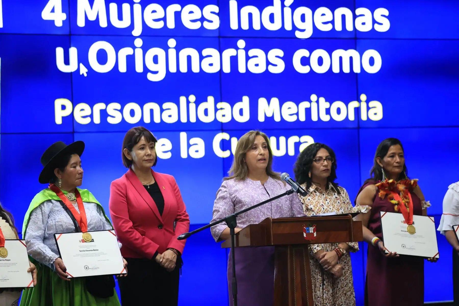 Presidenta Dina Boluarte, junto con la ministra de Cultura, participa en la conmemoración del Día Nacional de la Mujer Indígena u Originaria. Foto:Prensa Presidencia