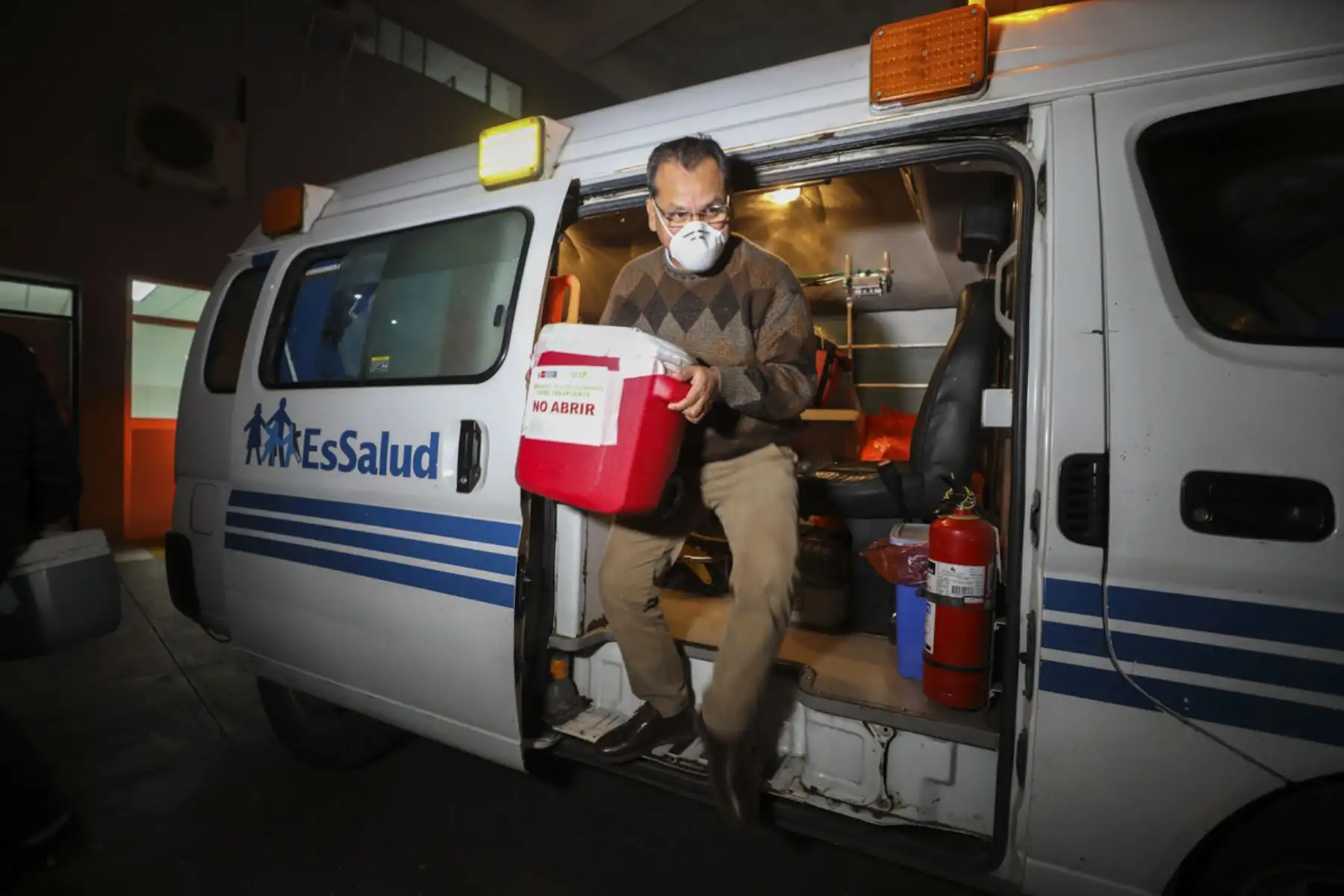 El Club Alianza Lima y EsSalud)juntos por una noble causa. “Alianza para la vida” es el nombre de la campaña de sensibilización que organizan en conjunto EsSalud, por medio del Hospital Nacional Guillermo Almenara Irigoyen, con el club Alianza Lima, que busca promover y concientizar a la población sobre la importancia de la donación de órganos y tejidos

Foto: ANDINA/ESSALUD