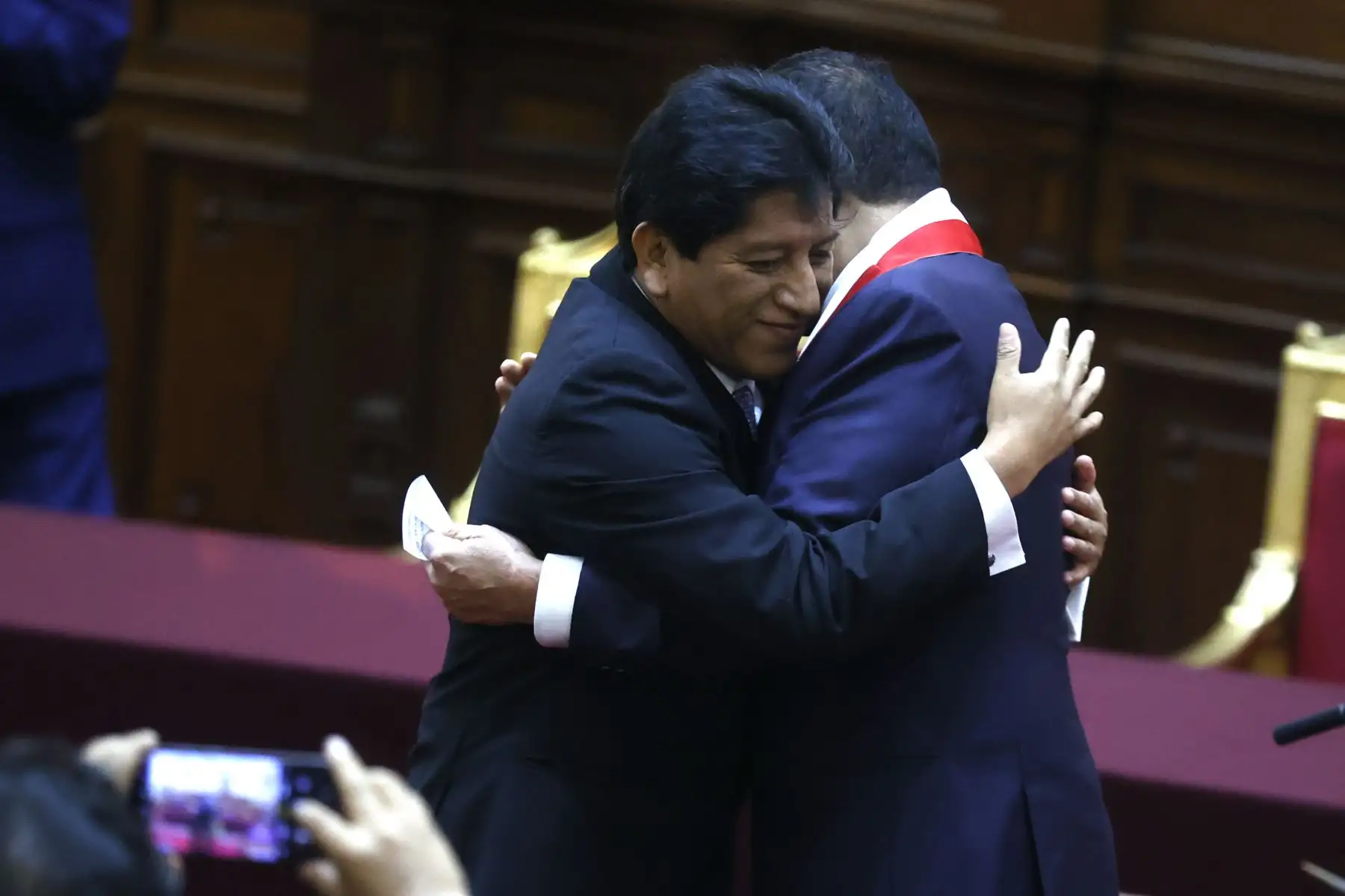 Josué Gutiérrez juró el día de hoy como Defensor del Pueblo, en una ceremonia presidida por el presidente del Congreso José Williams que se llevó a cabo en la sala Raúl Porras Barrenechea en el Congreso de la República.

Foto: ANDINA/Vidal Tarqui