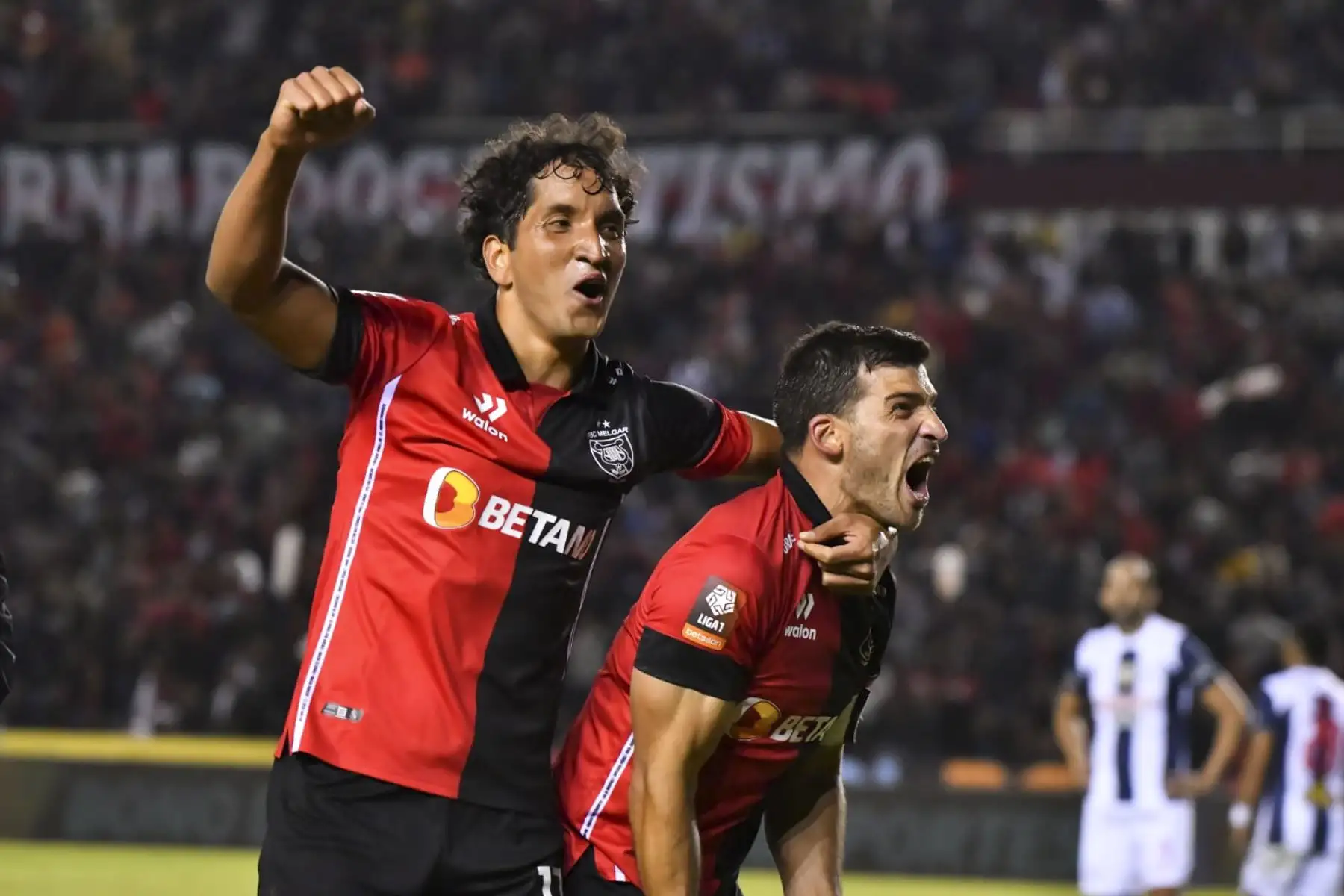 El bicampeón del fútbol peruano, Alianza Lima, cayó esta noche por 2 goles a 1 ante FBC Melgar de Arequipa, en el estadio Monumental de la UNSA.
Foto: Cortesía Diego Ramos