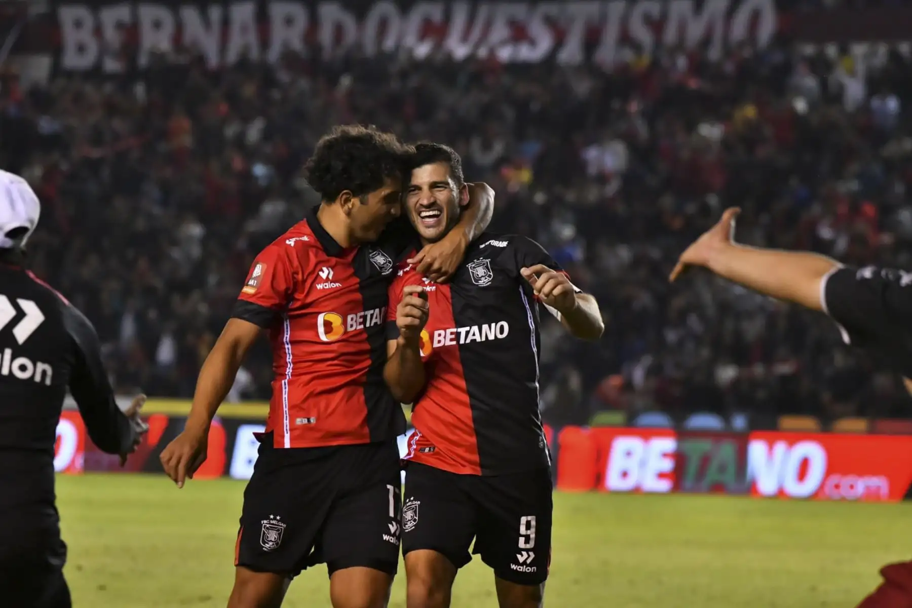 El bicampeón del fútbol peruano, Alianza Lima, cayó esta noche por 2 goles a 1 ante FBC Melgar de Arequipa, en el estadio Monumental de la UNSA.
Foto: Cortesía Diego Ramos