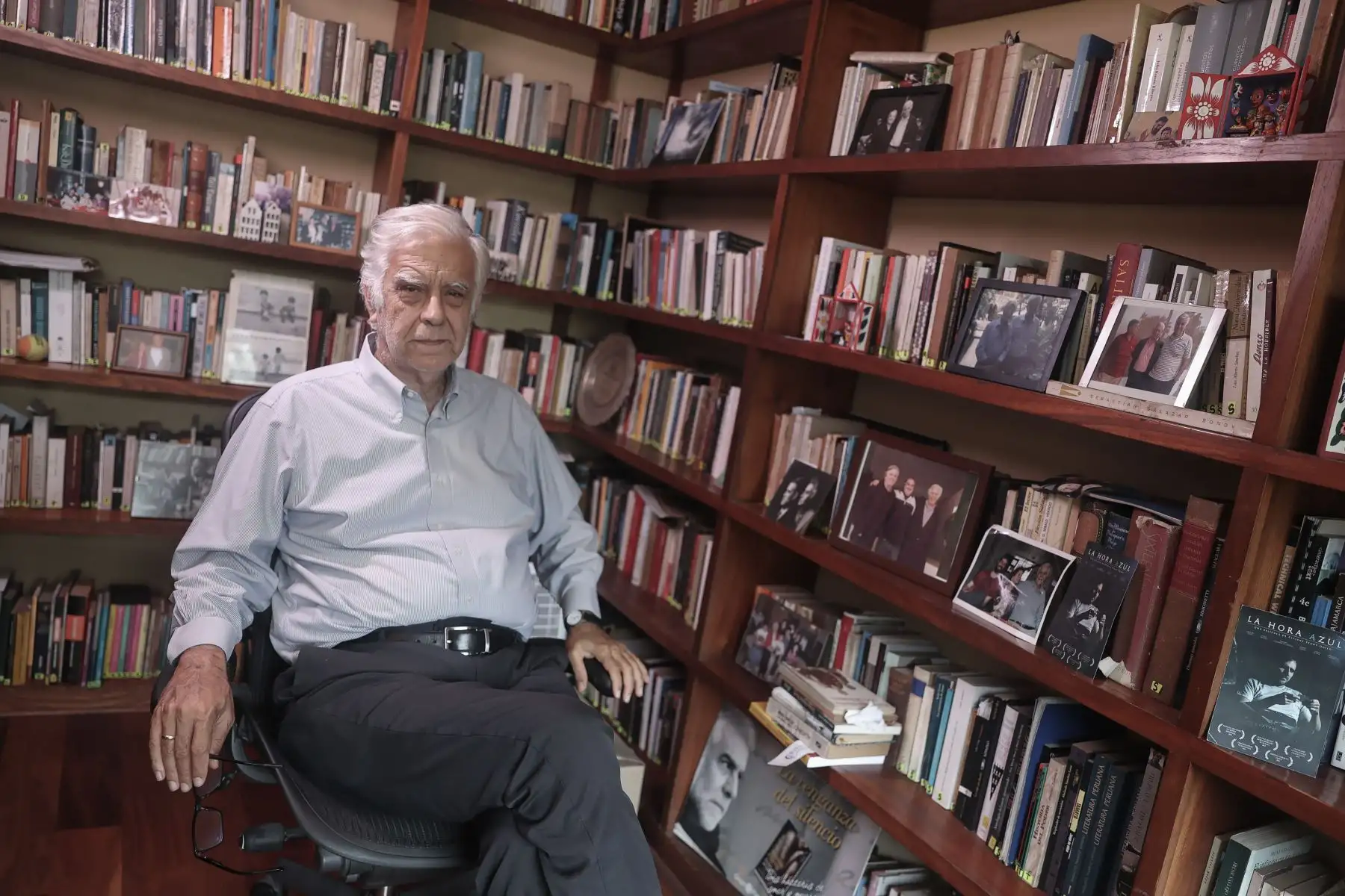 Entrevista al escritor peruano, Alonso Cueto Caballero, por su más reciente novela títulada Francisca, Princesa del Perú. 
Foto: ANDINA/Andrés Valle