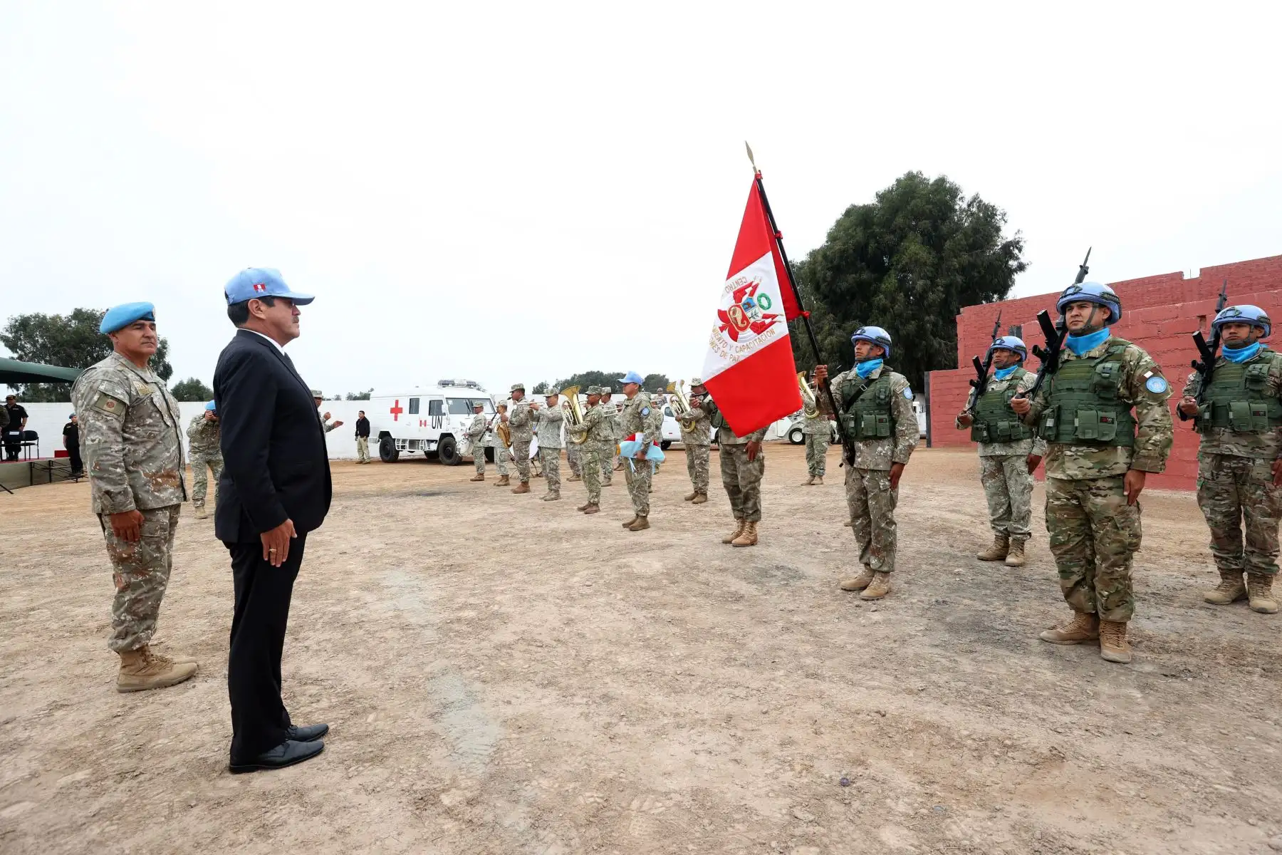 258 efectivos militares los que han culminado con éxito el curso de Predespliegue. De ellos, 39 son mujeres, destacó el ministro de Defensa. Foto: ANDINA/Difusión