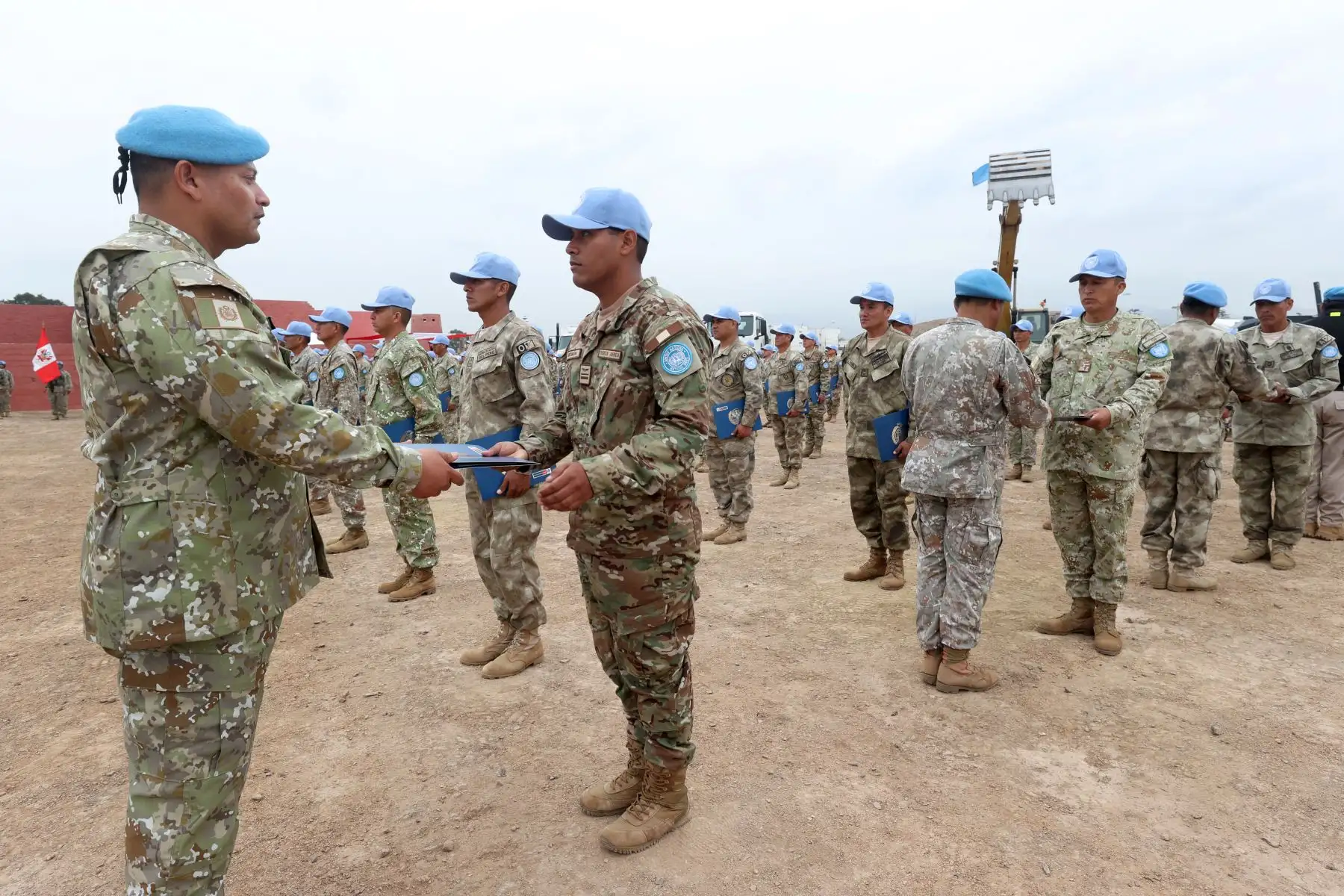 258 efectivos militares los que han culminado con éxito el curso de Predespliegue. De ellos, 39 son mujeres, destacó el ministro de Defensa. Foto: ANDINA/Difusión