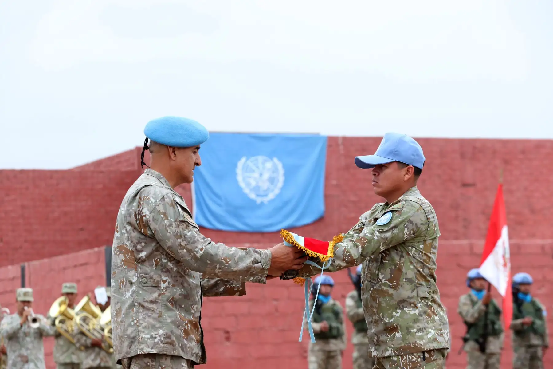 258 efectivos militares los que han culminado con éxito el curso de Predespliegue. De ellos, 39 son mujeres, destacó el ministro de Defensa. Foto: ANDINA/Difusión